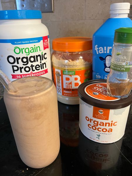 Chocolate Peanut butter banana protein smoothie.

I finished a great weightlifting workout session, upper body. Now time to refuel!

I used 
✨1 frozen banana chopped up.
✨ 1 scoop of pb fit protein powder 
✨ 1 scoop of orgain protein powder 
✨ 1 tablespoon of cocoa powder 
✨ 8oz milk
✨ a dash of cinnamon
✨ about a tablespoon on honey

It was so good!!


#LTKHome #LTKFitness #LTKActive