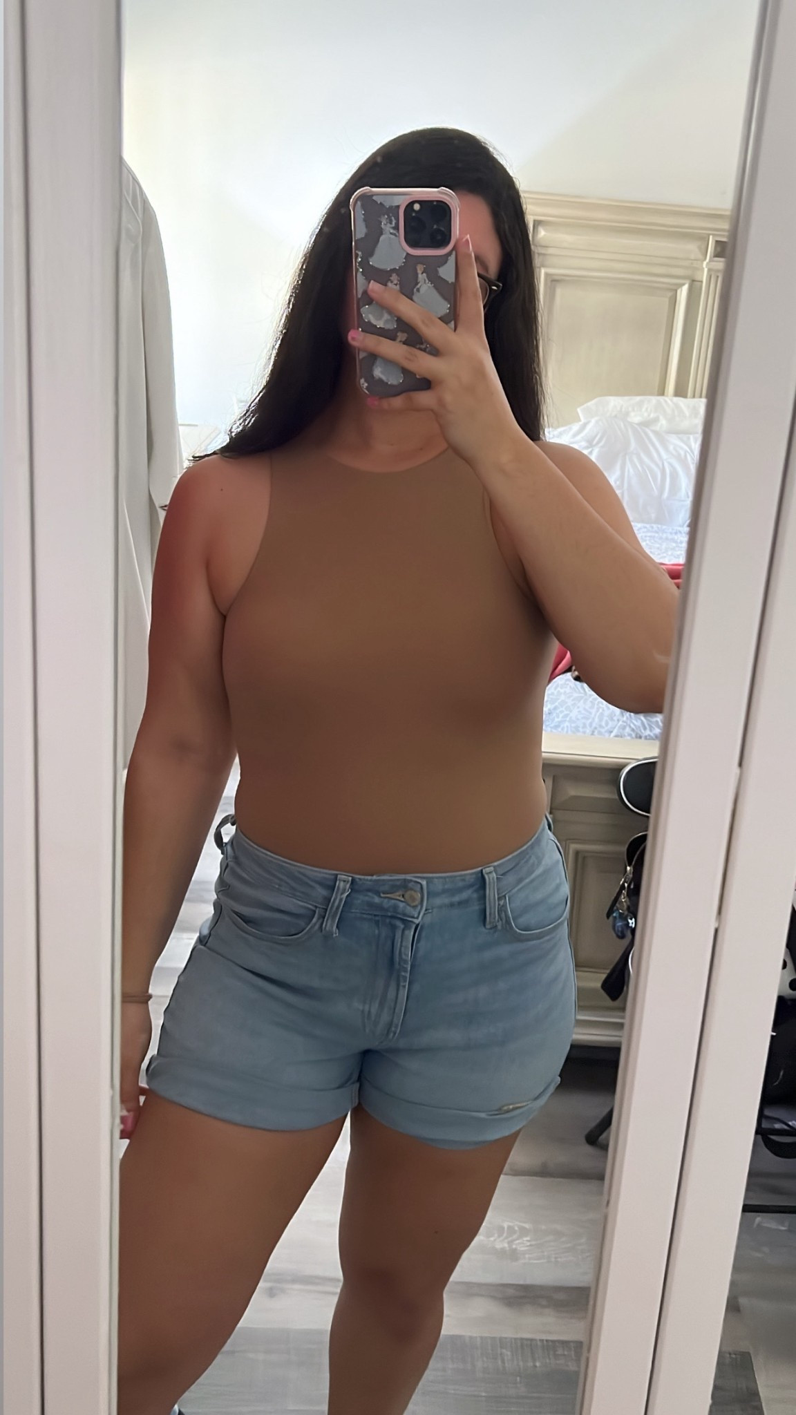 Fav skims body

Wearing XL