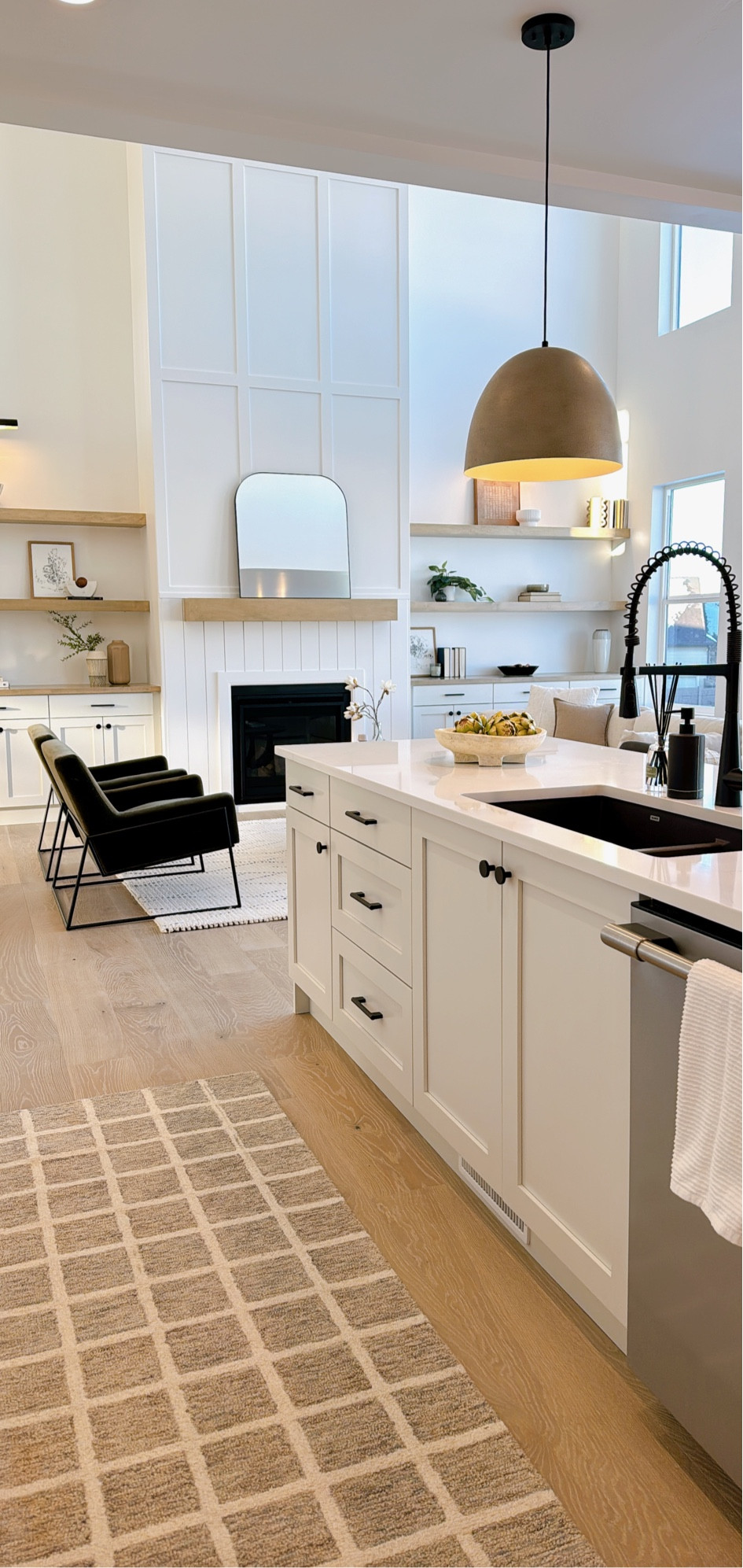 🤍

Kitchen, runner, accent chairs, mantel mirror, kitchen light, shelf decor, rug, living room, home staging 

#LTKstyletip #LTKfamily #LTKhome