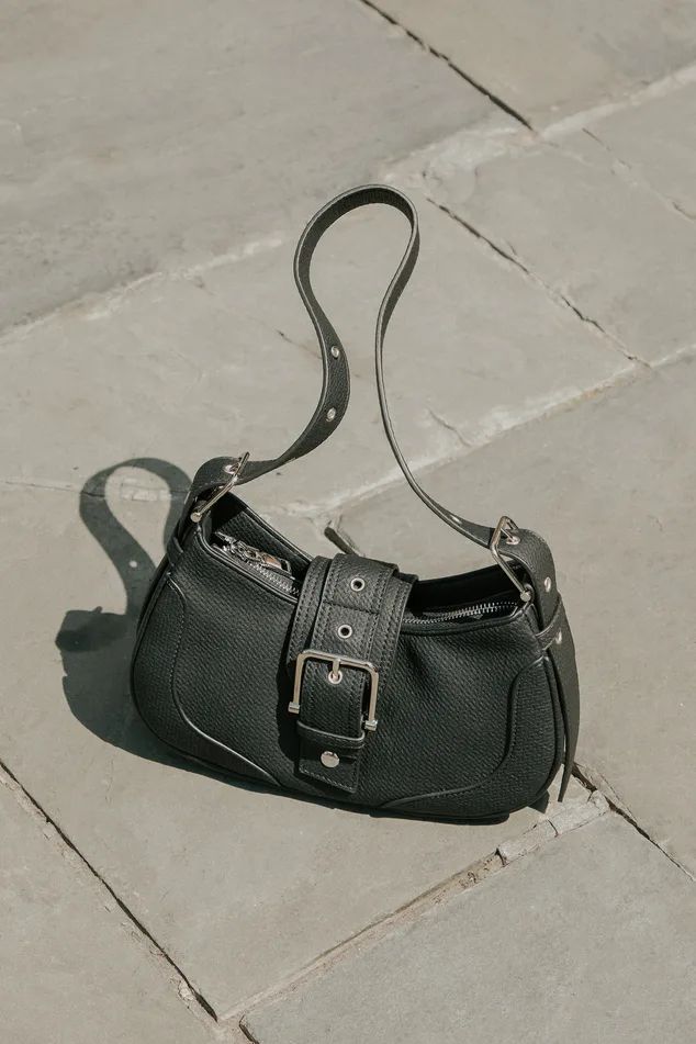 Cool Edge Black Buckle Shoulder Bag | Lulus