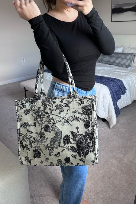 Affordable Dior designer dupe tote bag purse

#LTKsalealert #LTKitbag #LTKstyletip