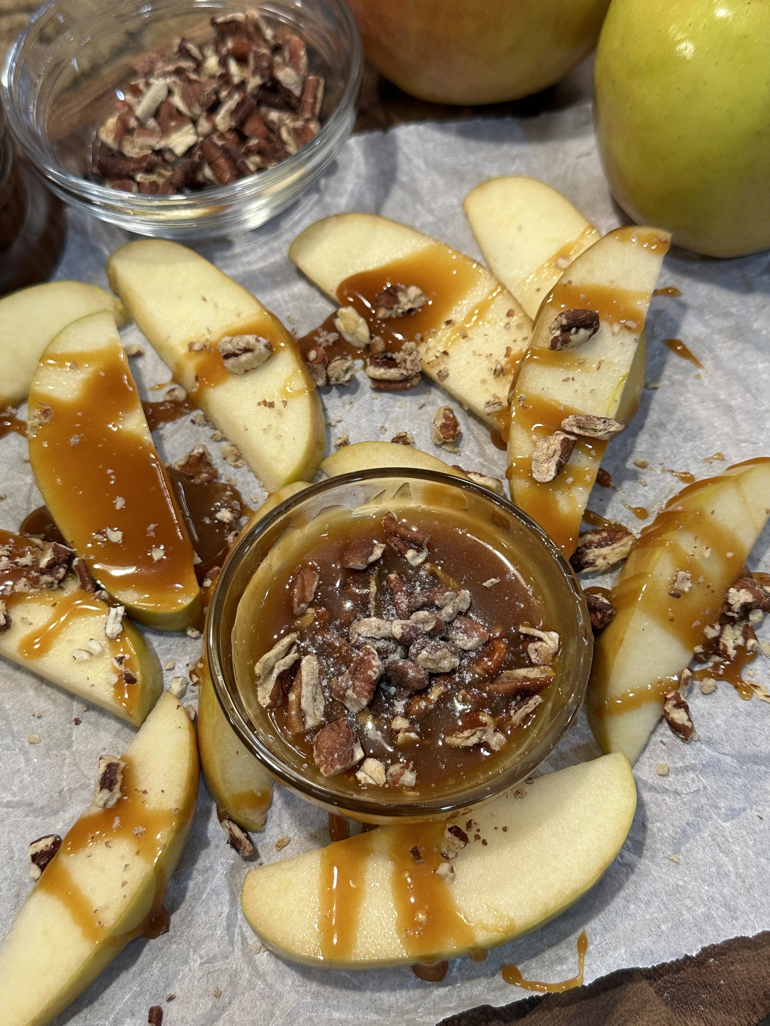 The best Fall dessert! Deconstructed Taffy Apple! 

Grab some Carmel sauce, apples and chop up some pecan pieces. 

Slice the apples, slightly warm up the sauce then add a sprinkle of salt over the Carmel and pecans. Drizzle over or dip! 


#LTKSeasonal