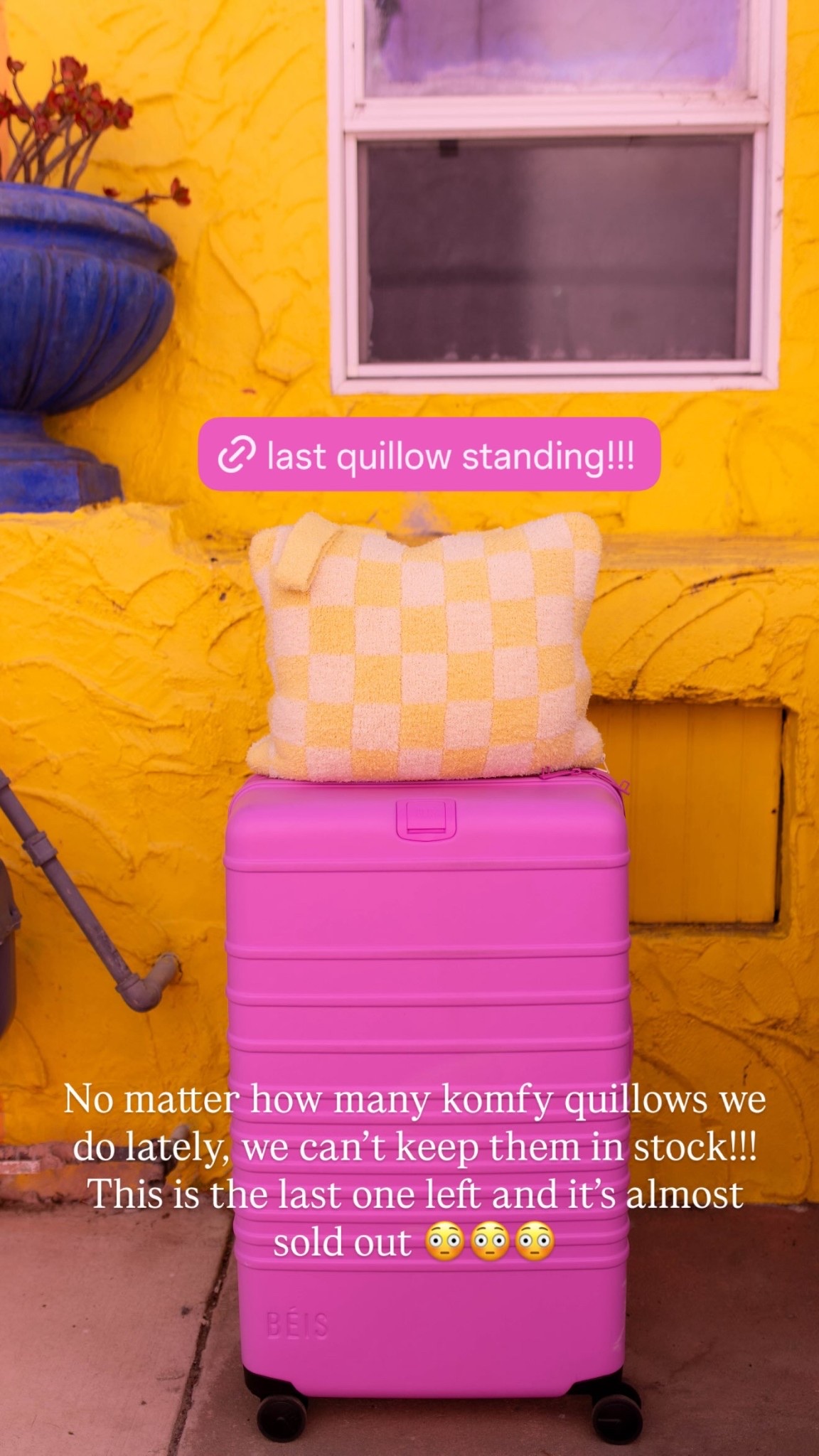 No matter how many komfy quillows we do lately, we can’t keep them in stock!!! This is the last one left and it’s almost sold out 😳😳😳