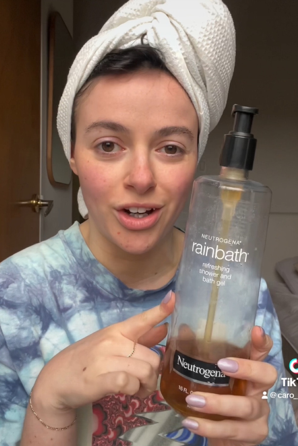 The best body wash to ever exist + hair towel

#LTKfindsunder50 #LTKfindsunder100