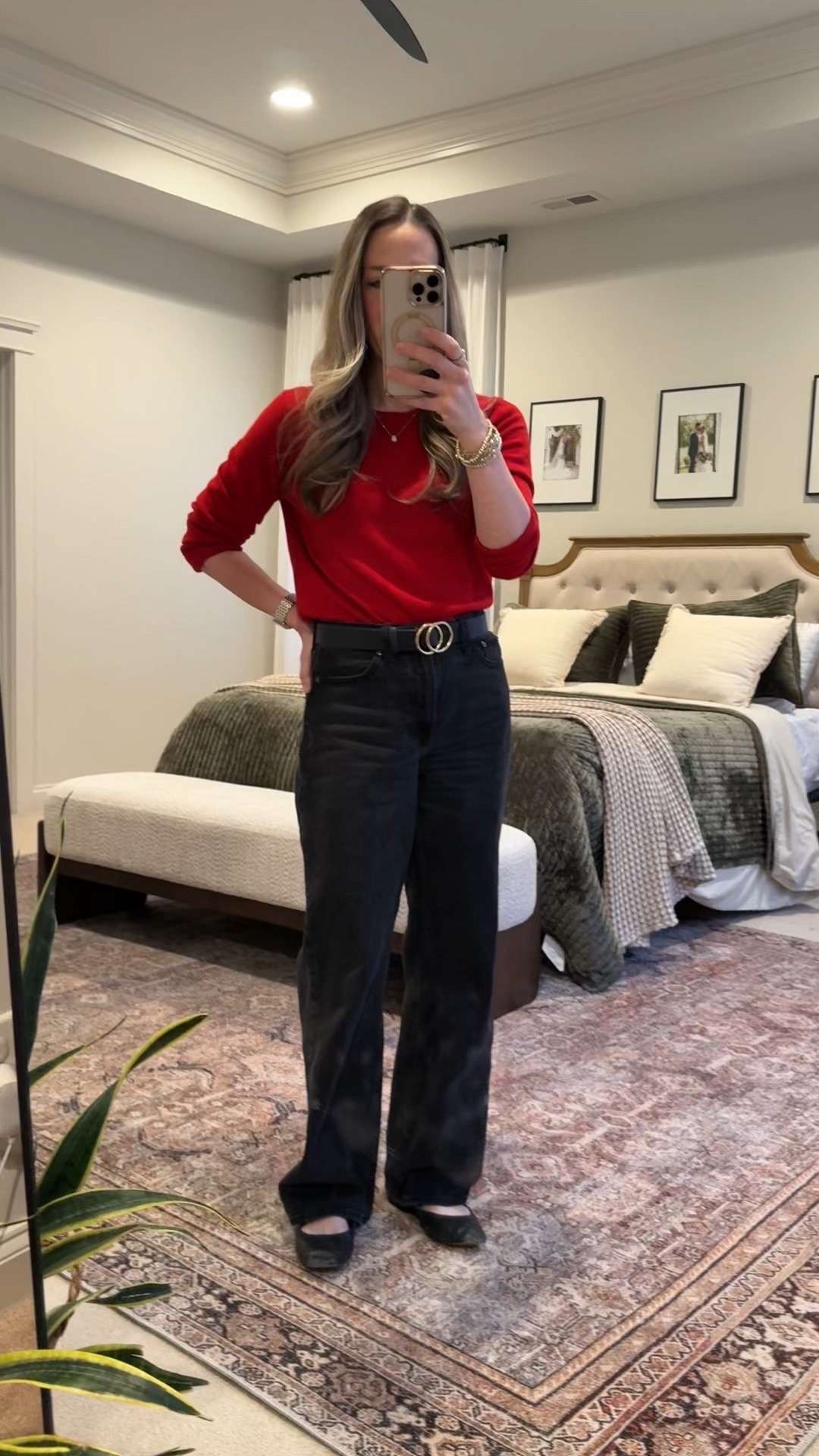 Today’s outfit featuring a dirty mirror and a subtle nod to Valentine’s week ❤️
Wearing Quince’s viral $50 cashmere sweater (the perfect weight and drape) with Abercrombie high-rise loose jeans.
My black Mary Janes are older from Nordstrom, but I’ll link similar styles below.

Use my Quince code INFG-25SIMPLYCHICMAMA10 to save!

#ValentinesOutfit #QuinceCashmere #CapsuleWardrobe #AbercrombieStyle #MaryJanes #ClassicStyle #LTKClassicStyle #LTKUnder100 #LTKWinterStyle #MomOutfits


#LTKootd #LTKValentine #LTKgrwm

#LTKWorkwear #LTKootd #LTKgrwm