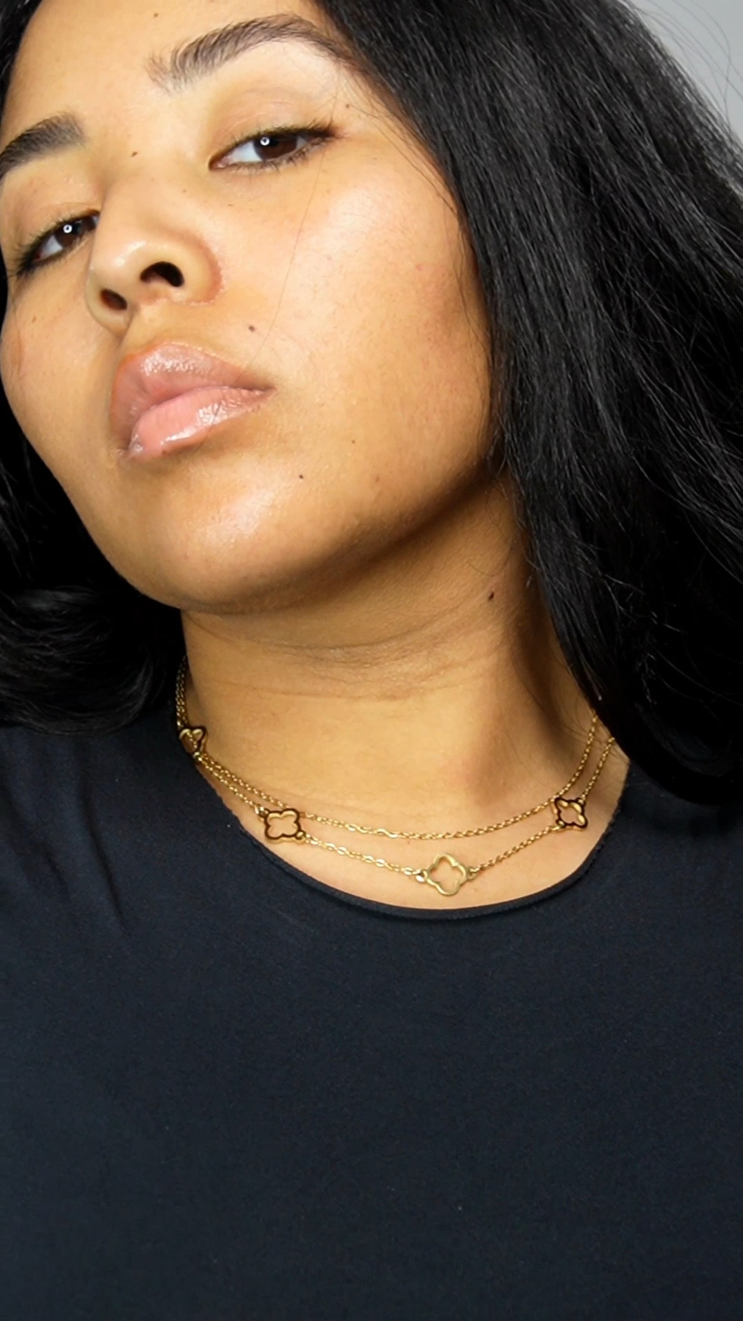 loving this necklace from amazon 🤍 the fact that this necklace is already layers makes it so easy to put on and the outlines of the clovers is such a unique and cute detail! this necklace from amazon is definitely a must have 🔥 | #amazonjewelry #amazonjewelryfinds #amazonnecklace #amazonjewelryhaul #chynahj 