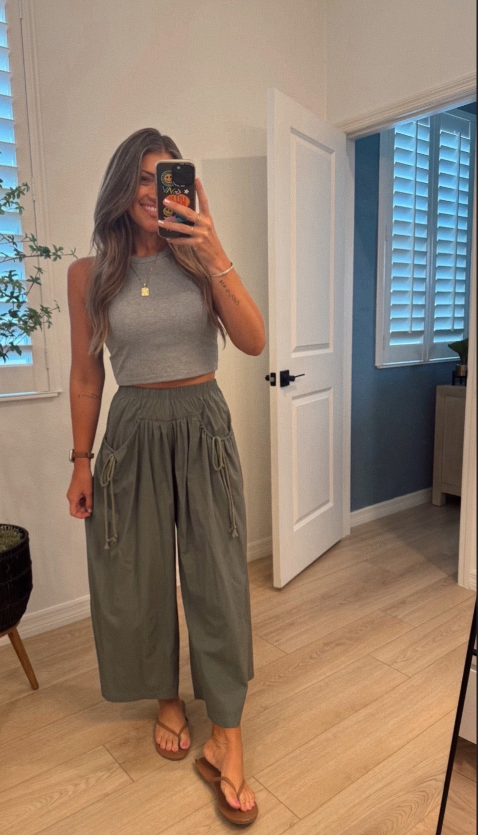 XS pants. An outfit I repeat all the time!!