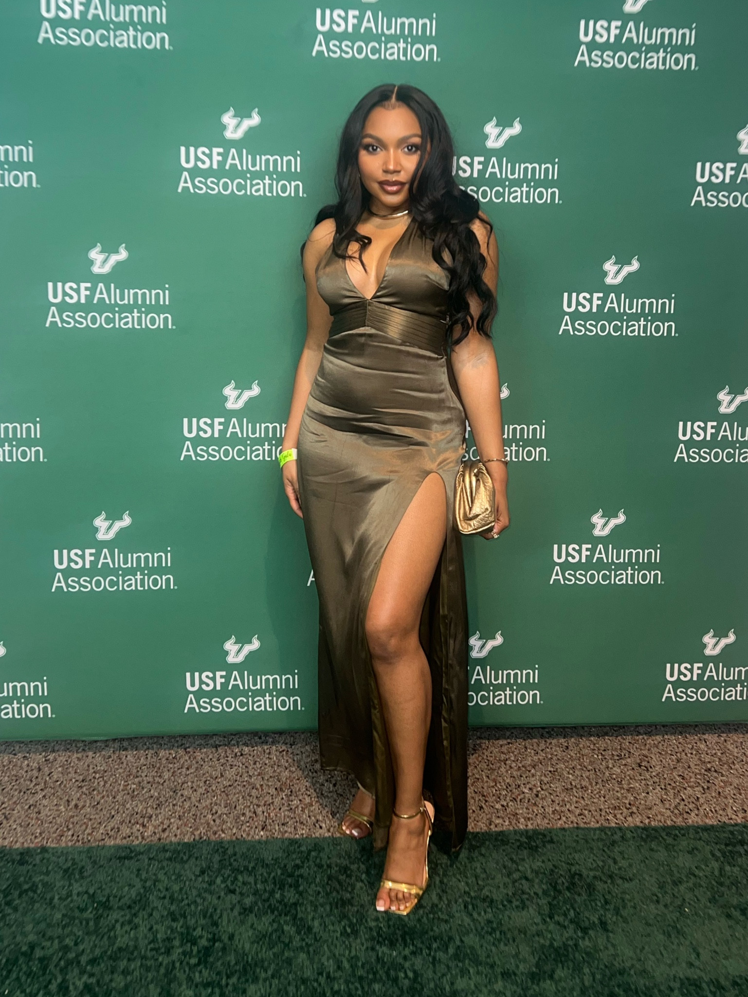 Olive green cocktail dress + gold shoes 