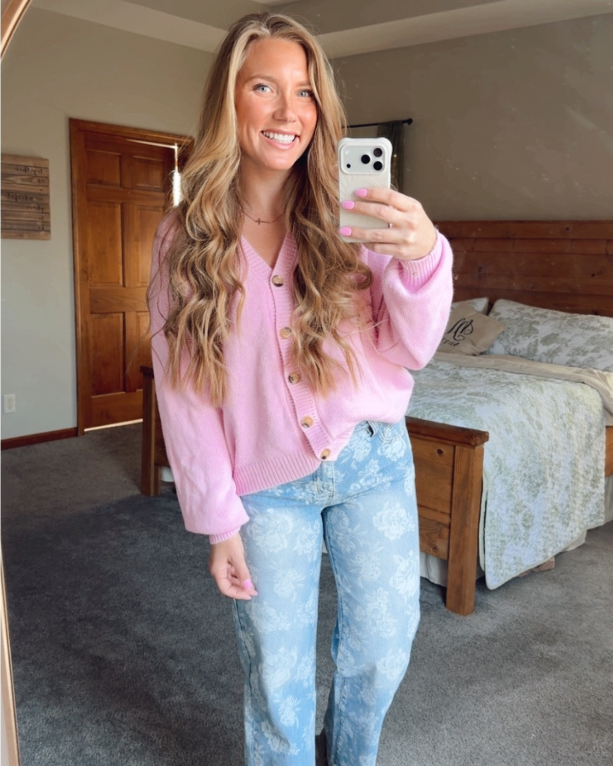 Saturday OOTD! Linked some similar jeans! 🫶🏼🩷

#LTKootd #LTKMidsize #LTKdayinmylife