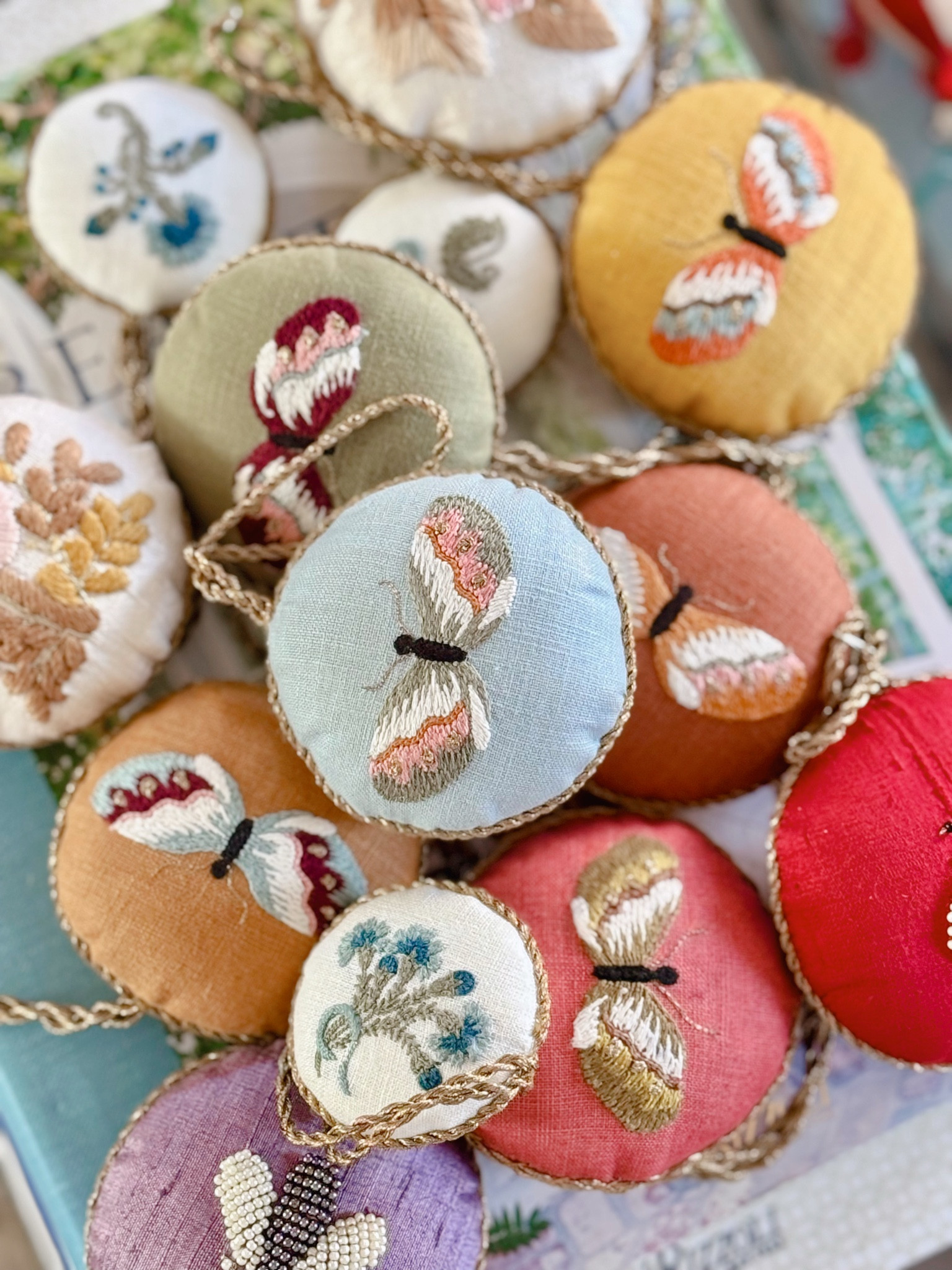 Living room ornaments 

#LTKSeasonal #LTKHoliday