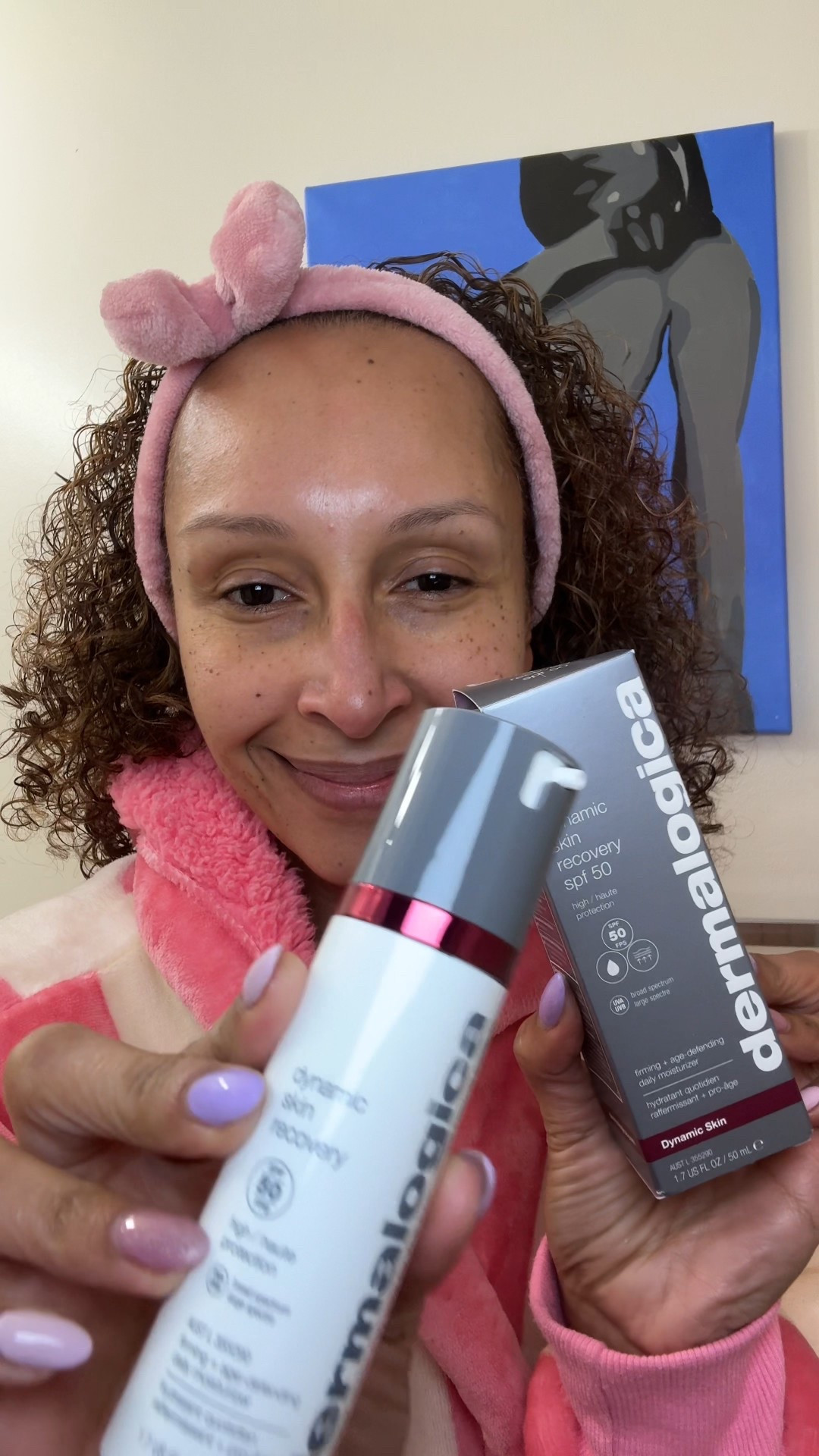 Gifted by Dermalogica
SPF but make it skincare 💛☀️
This is the Dermalogica Dynamic Skin Recovery SPF 50 moisturizer and it’s officially a staple in my Sephora skincare routine. If you’re looking for a hydrating face sunscreen, anti-aging moisturizer with SPF, or a non-greasy SPF 50 for dry and combination skin — this is it.
✔️ Broad-Spectrum UVA/UVB protection
✔️ Helps smooth the look of fine lines & wrinkles
✔️ Improves skin texture + boosts glow
✔️ Creates the smoothest base for makeup
It’s a medium-weight cream that blends beautifully — no white cast, no heavy feel — just hydrated, firm-looking, luminous skin. I even mix a drop of foundation into it for the prettiest natural skin tint.
If you want SPF + hydration + firmness in one step, this is worth adding to cart.



#LTKOver40 #LTKBeauty #LTKTravel