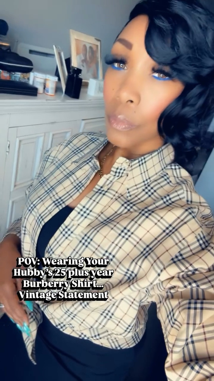 One Husband’s 25 year old @burberry classic is his Wife’s New Treasure! 😌😉

#vonniespeaks #contentcreator #fashion #ltkstyletip #ootd