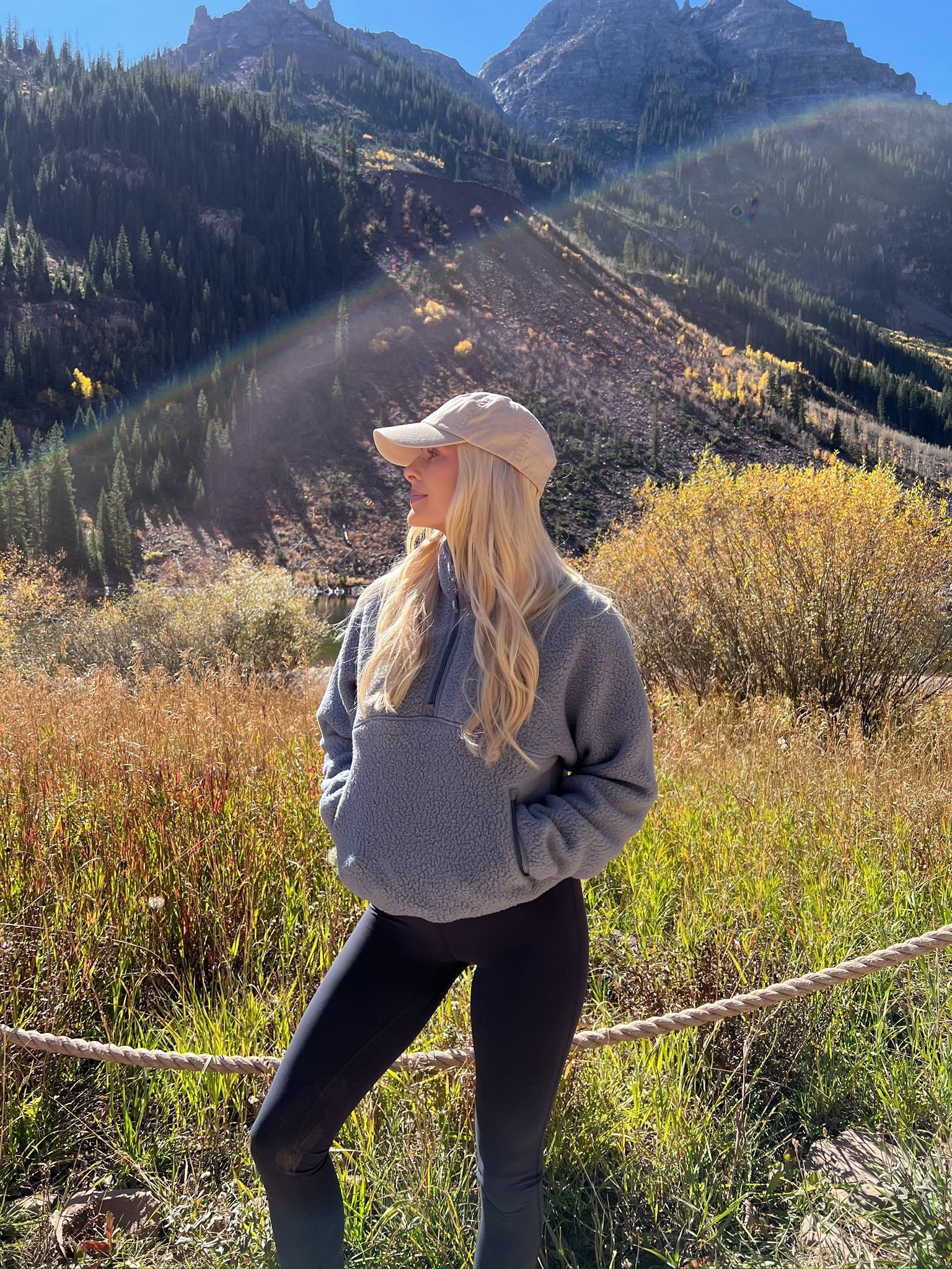 Hike outfit! Wearing a small in pullover, 4 in flare leggings, shoes run tts (low stock, linking similar) #kathleenpost

Hike outfit, winter activewear, aspen outfit, winter fleece, Aritzia activewear, chic style

#LTKActive #LTKSeasonal #LTKStyleTip