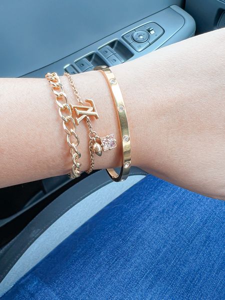 Cutest bangle from Electric picks! Great dupe for Cartier 

#LTKstyletip #LTKbeauty #LTKfindsunder100