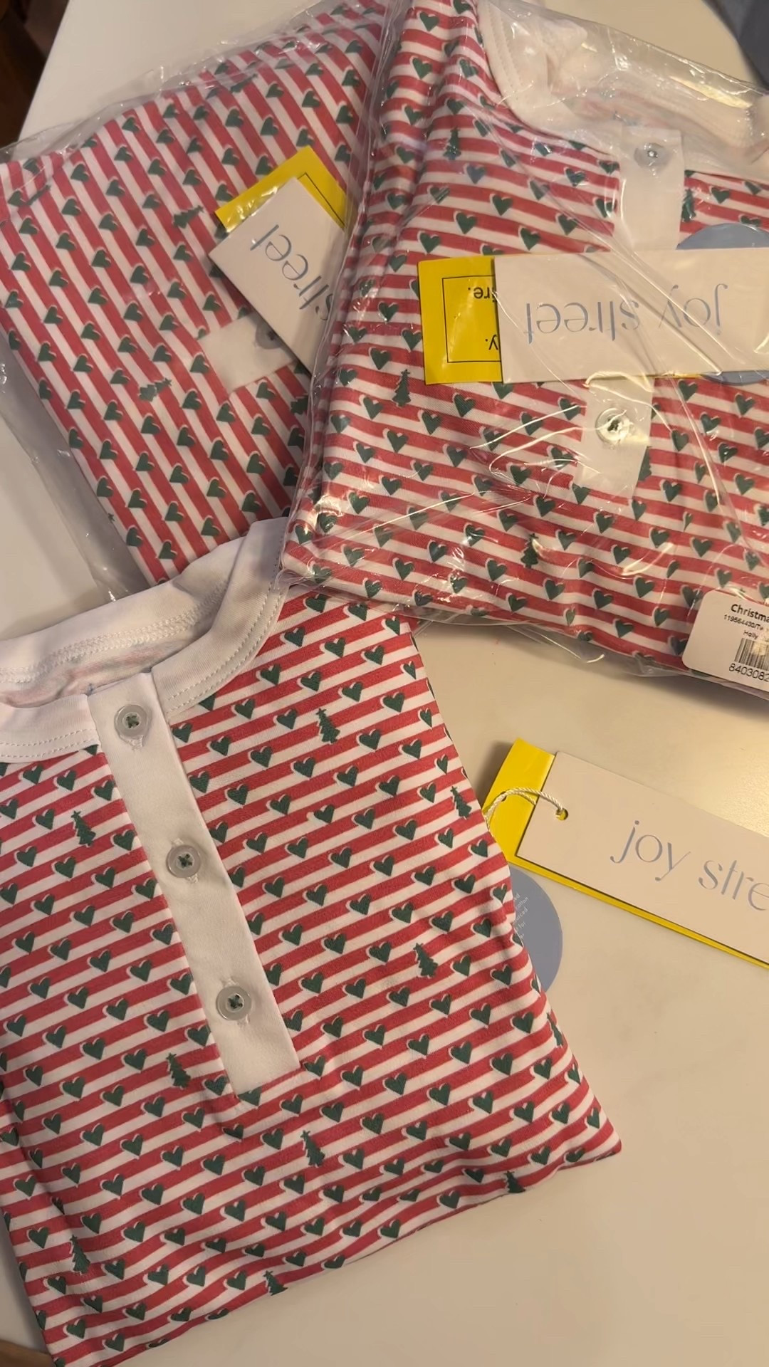 20% off kids holiday pjs with code HOLLY



#LTKHoliday #LTKKids