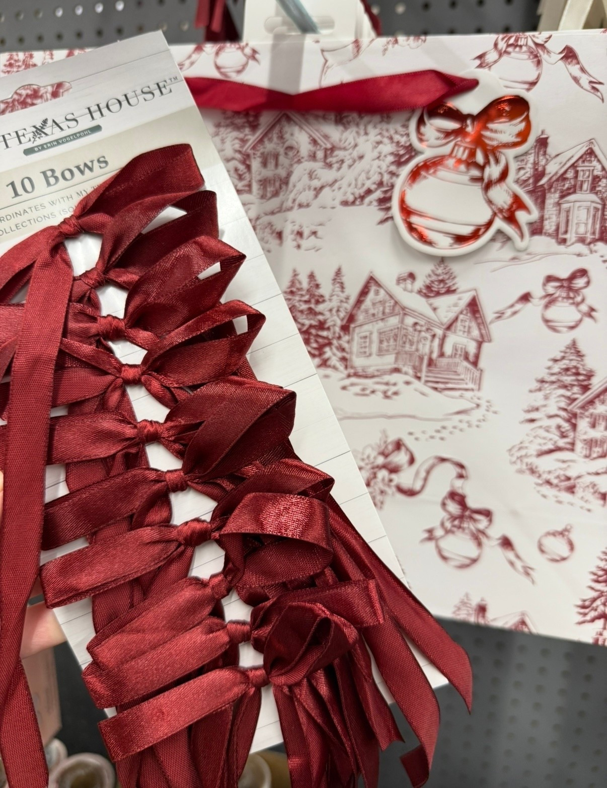 🎁 RUN — one of the prettiest & most popular gift bags of the season! $2! 
Already in 500+ carts with a high sell-out risk 🚨

Such a beautiful, elevated look at a low price — perfect for holiday gifting.
I linked this one plus more trending gift wrap finds, all budget-friendly ✨

Tap to shop before it’s gone!

#LTKHome #LTKGiftGuide #LTKHoliday