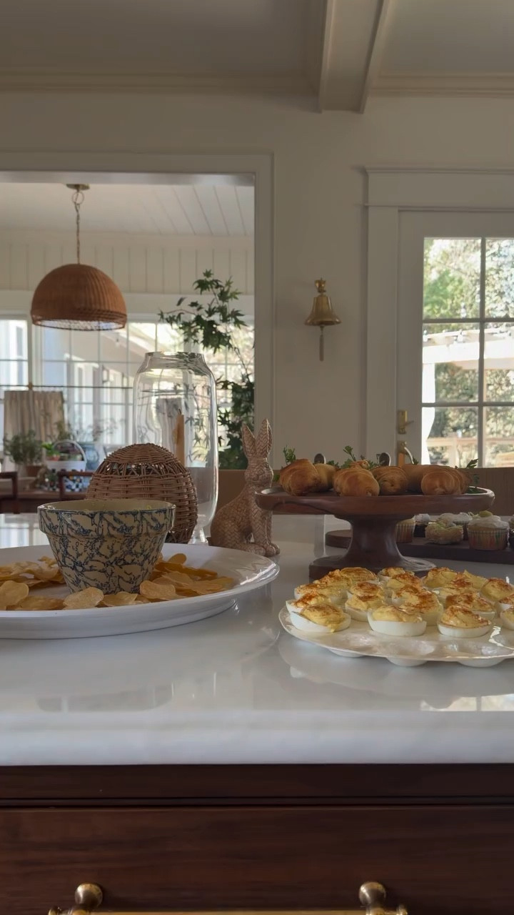 Happy Easter, all! 🤍
•
See something you like? Comment SHOP and I’ll message you!

#eastersunday #easterdecor #easterholiday #kitchendecor #easterdecorations