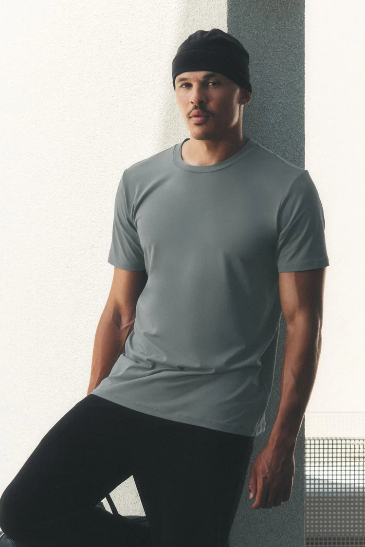 Conquer Reform Crewneck Short Sleeve | Alo Yoga