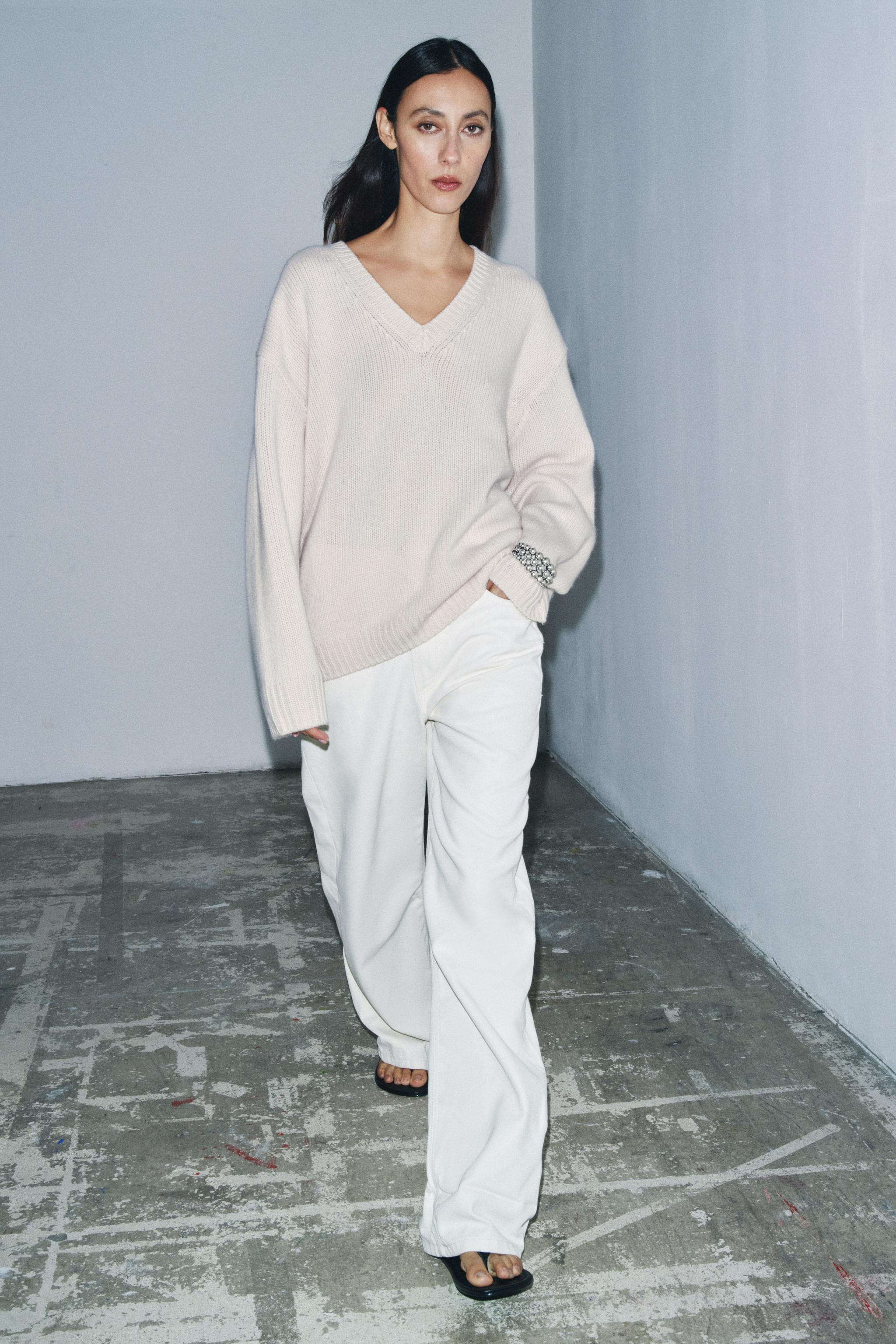 OVERSIZED WOOL AND CASHMERE SWEATER | Zara US