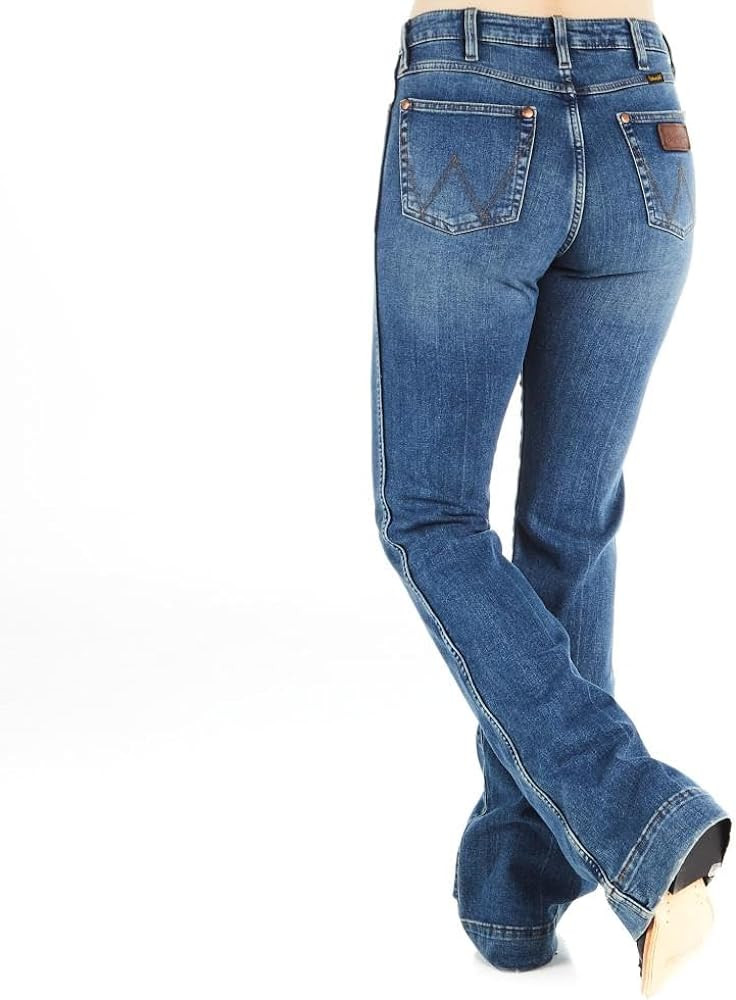 Wrangler Women's Retro High Rise Bailey Bootcut Dark Wash Trouser Jeans Sara | Amazon (US)