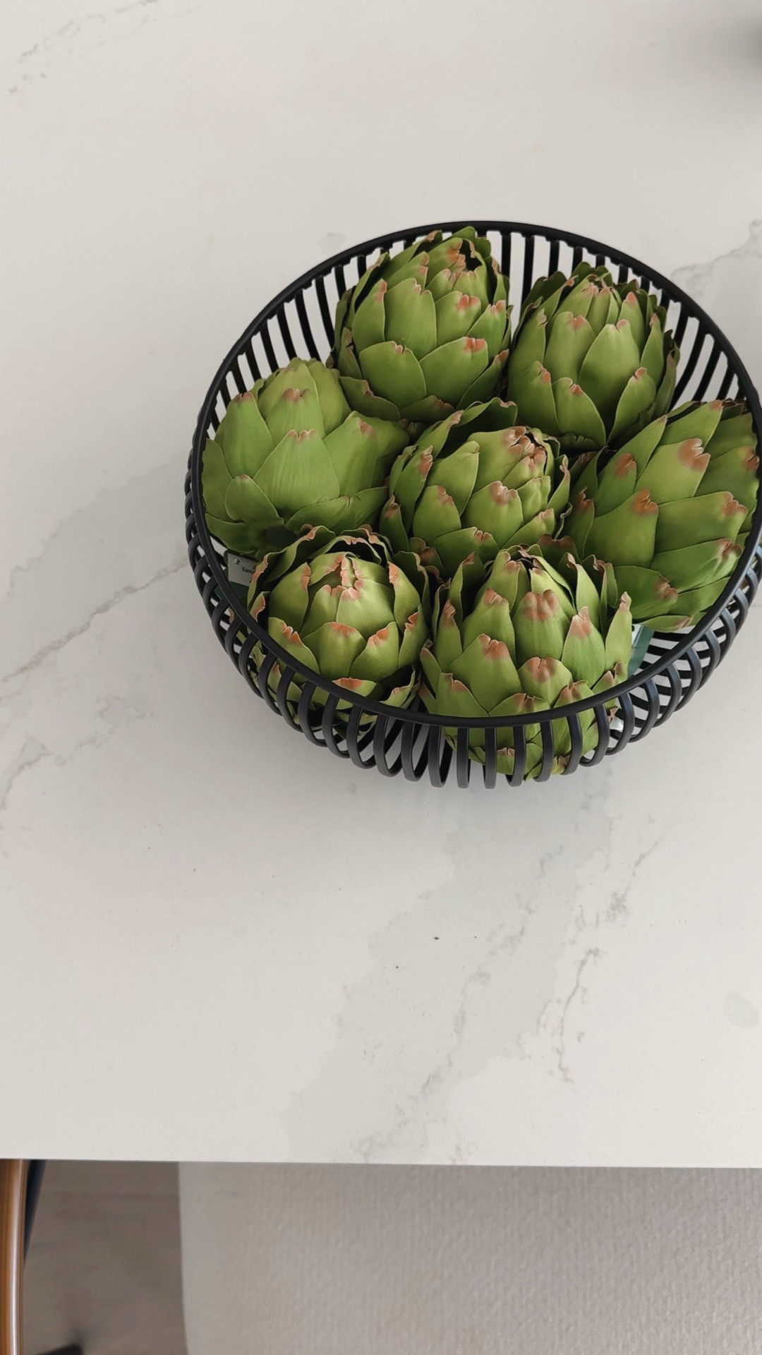 When you run out of fresh fruit… you style faux instead 🤍🍃

These faux artichokes are my little kitchen secret — they add that organic, market-fresh look without the expiration date. Paired it with a modern organic brown and voila! 

If you love elevated everyday styling, this is such an easy swap. Linked my faux artichokes + bowl here 🖤

My artichokes are from Hobby Lobby but linking similar! 

#ModernKitchenDecor #OrganicModern #KitchenStyling #NeutralHome #FauxDecor #MinimalistHome #StyledShelf #HomeDetails

#LTKHome #LTKfoodie
