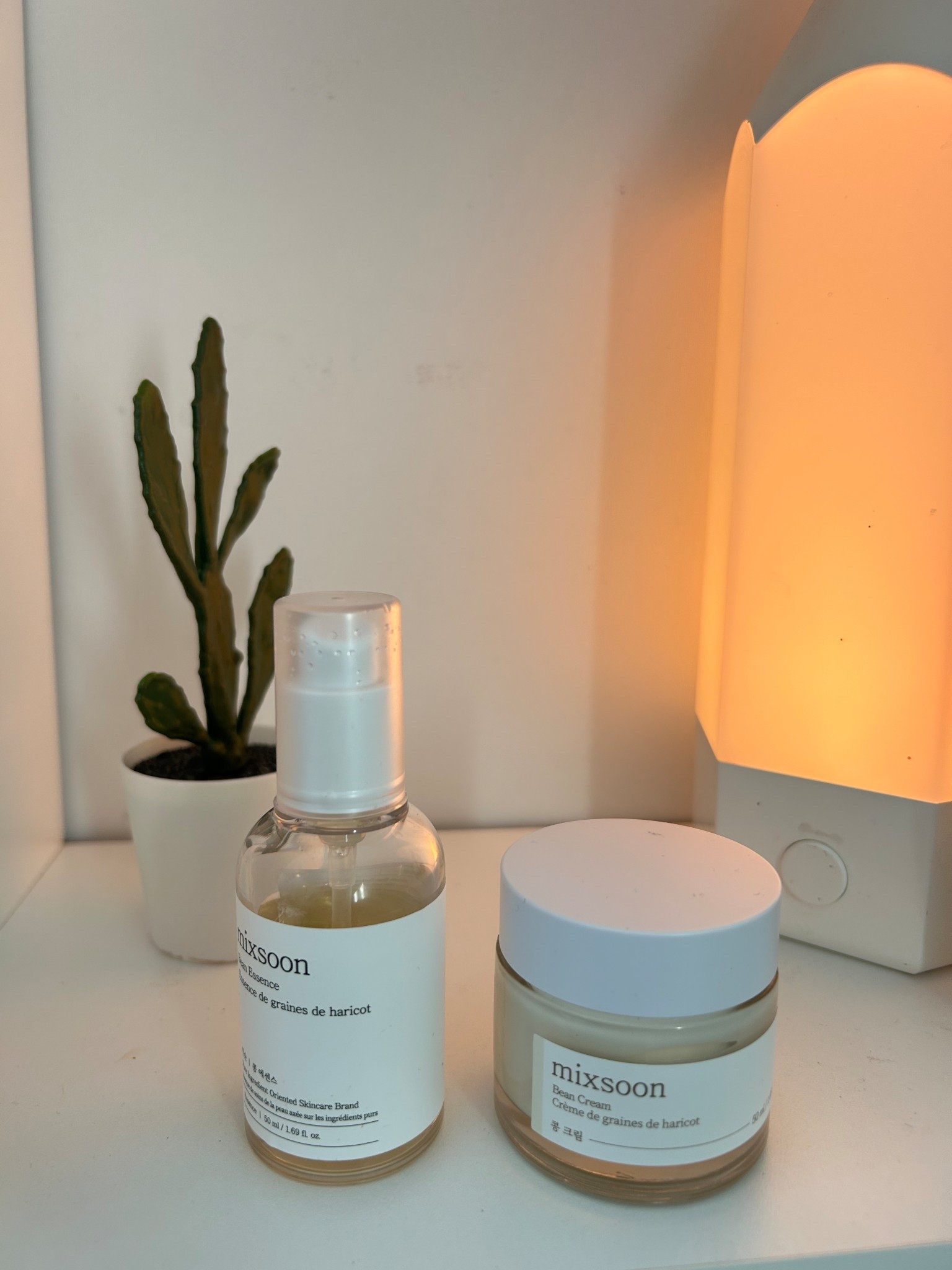 Mixsoon Bean Essence ✨  
Lightweight hydration loved in K-beauty for a fresh, radiant glow ✨  
Hidratación ligera muy valorada en el skincare coreano para una piel fresca y luminosa 

#LTKcanada #LTKbeauty #LTKwinter