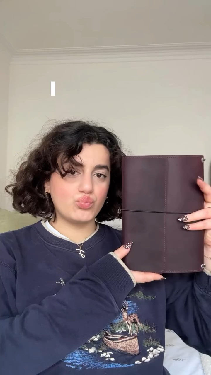 🤎 my journaling journey 🤎 mini series is here!!! i’ve made the decision to buy a leather journal and i wanted to create a series about my journaling, getting started and seeing where it leads me!!

also anyone else in the biggest chokehold with journaltok like i am? 🤏🏻🤏🏻

a5 leather trifold leather is from @skliar.store on etsy!! 

#skliarstore #journaltok #journalecosystem #louisecarmen #etsyfinds

#LTKhome #LTKspring #LTKunboxing