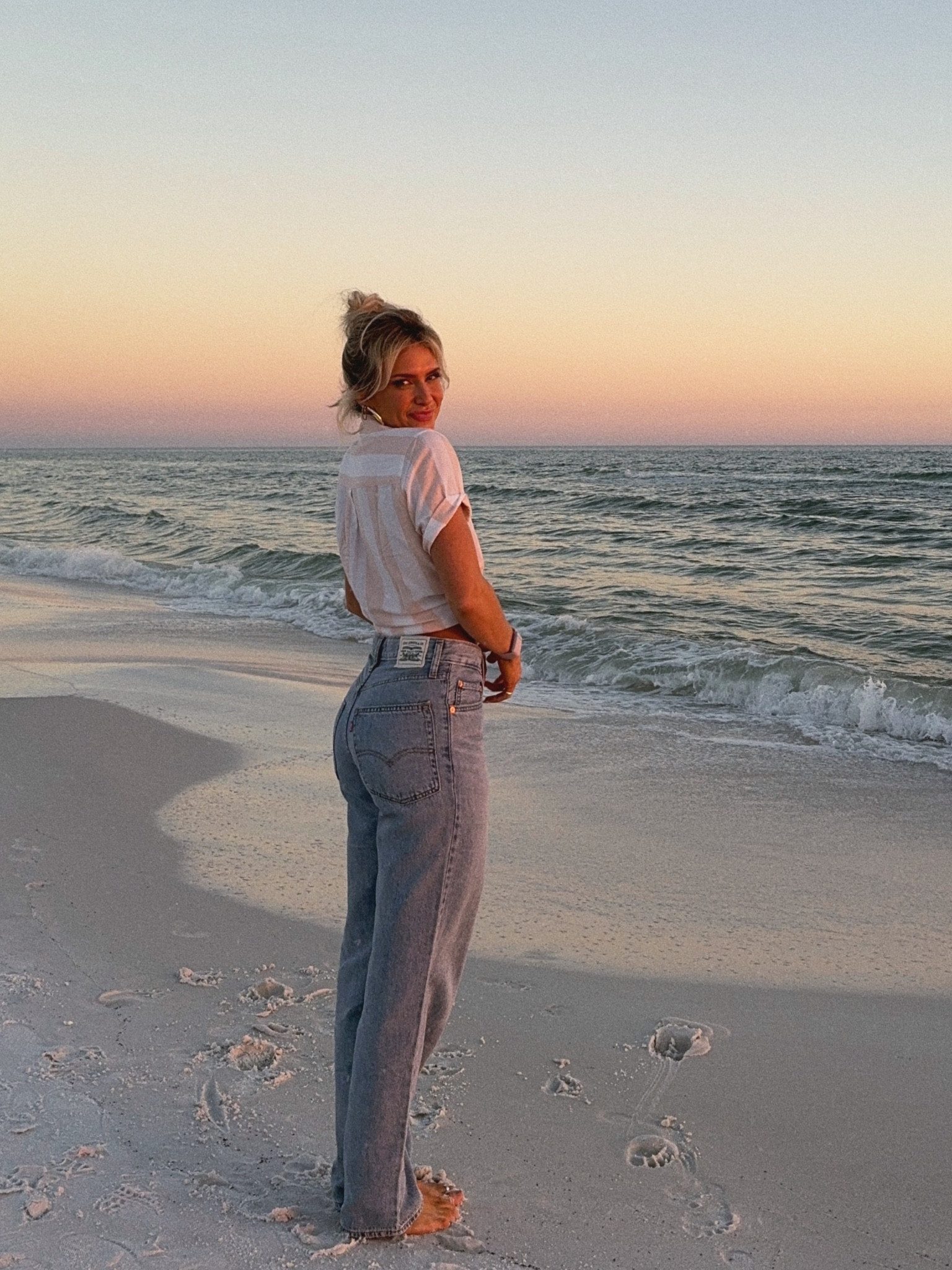 wearing a 24 in these @levis they’re the performance cool so a bit thinner which will be nice when it’s hot! Also when you order online the tag will be brown, but you can customize it in store! 🤍 #levis #levisLTKpartner

#LTKSpringSale #LTKstyletip #LTKsalealert