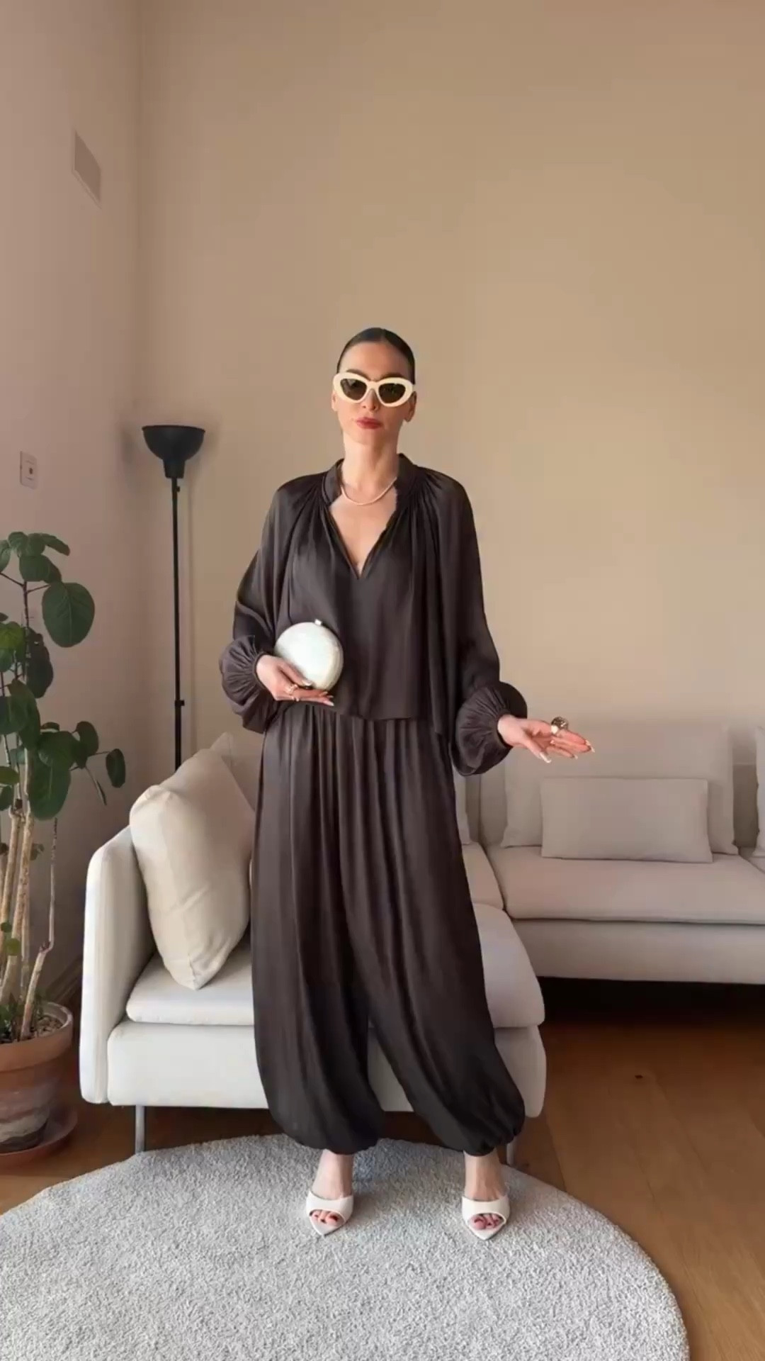 This oversized set is one of those pieces that instantly looks elevated.

Light, flowy and easy to wear, perfect for spring summer days when you want comfort but still look put together.

Wearing blouse size M and trousers size 36/ uk 8/ us 4

🔎 oversized set, flowy outfit, elegant casual look, spring summer outfit, wide trousers set

#LTKuk #LTKeurope #LTKspring

#LTKgrwm #LTKSeasonal #LTKootd