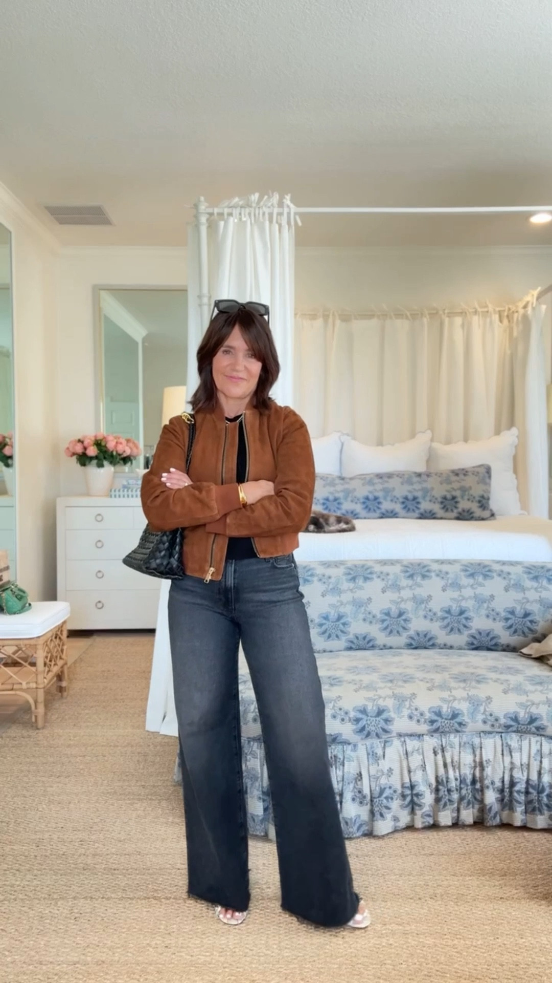 The jean that fits EVERYONE!✨ and they’re 30% off! I size down to a 26 since they stretch. Linking other favorites washes all on sale too!

#LTKHoliday #LTKSaleAlert #LTKCyberWeek