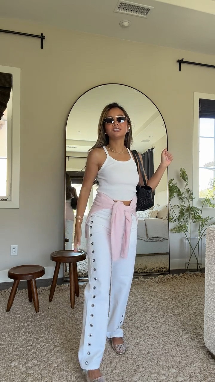 Tank in XS 
Sweater in XS 
Jeans in 24
Shoes true to size