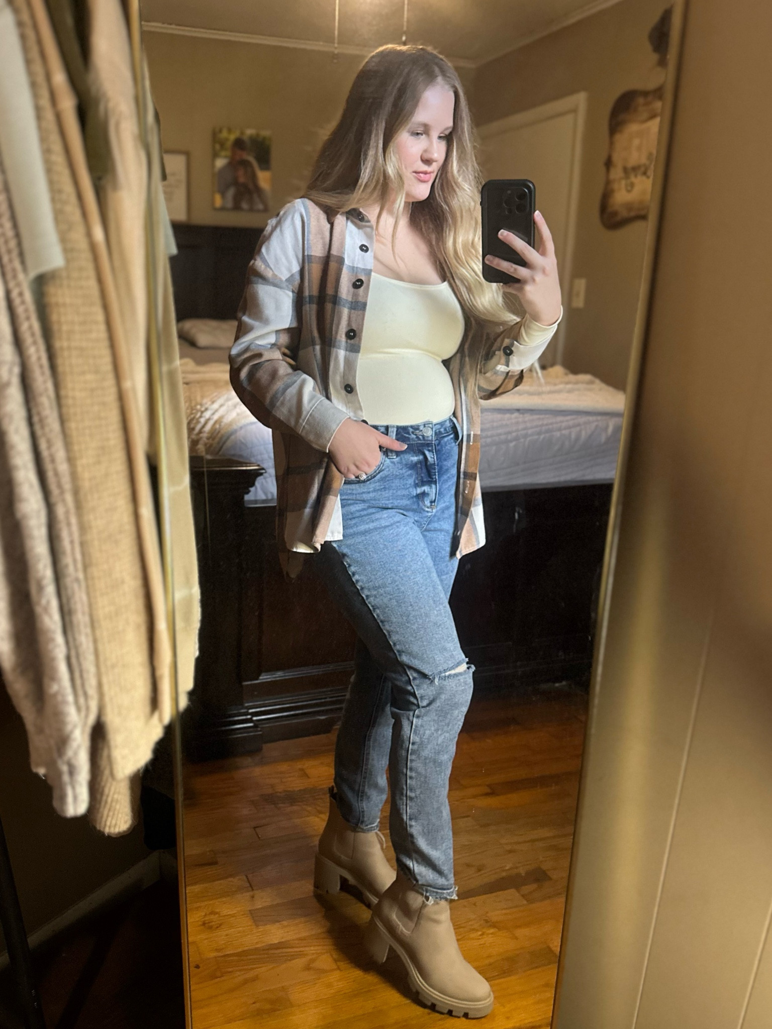 Amazon Chelsea boots 👢  mom jeans size 6 bodysuits size small shacket medium 

#LTKFindsUnder50 #LTKStyleTip #LTKSaleAlert