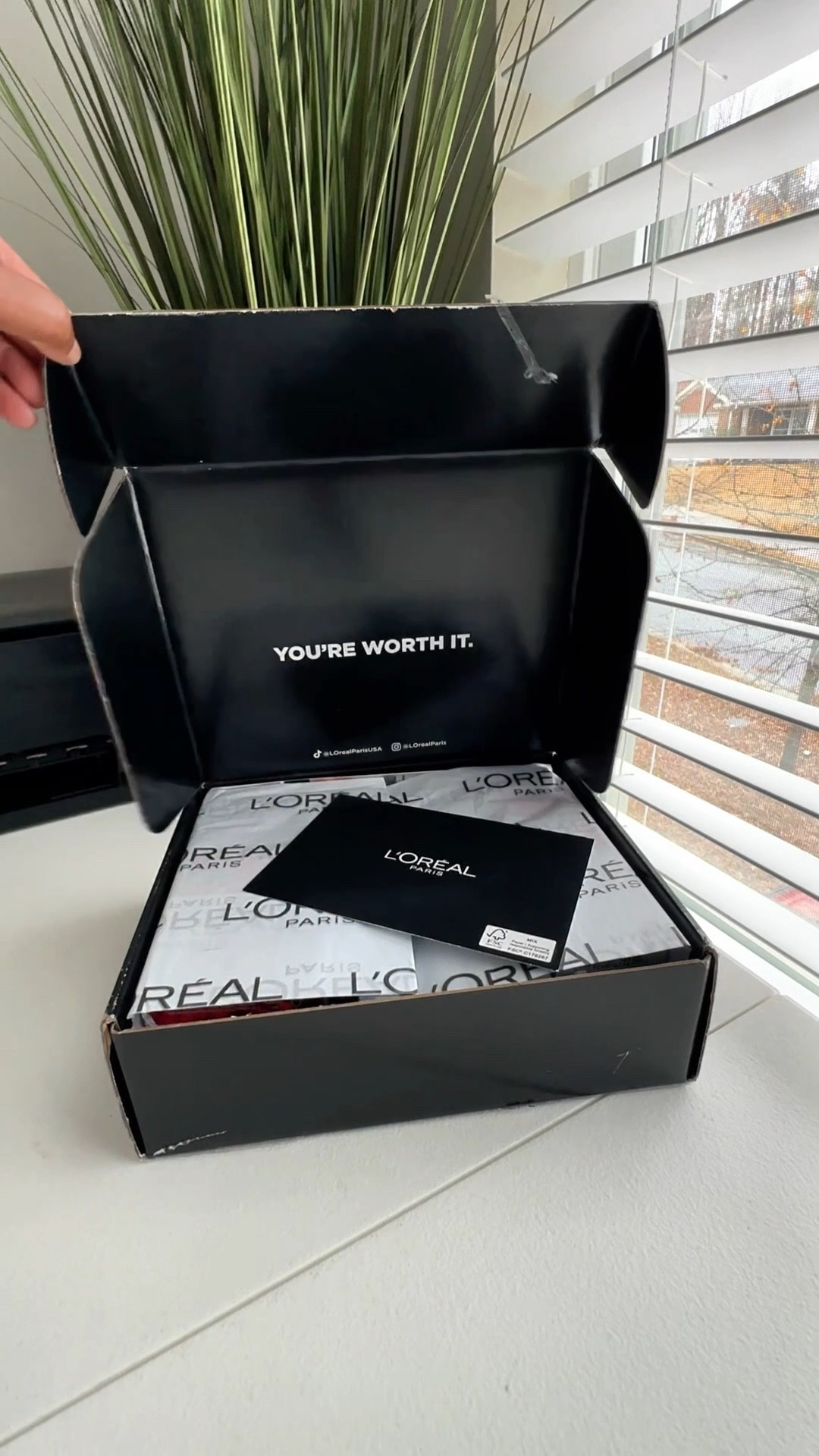 PR unboxing from L’Oréal 🔥

#LTKBeauty #LTKFindsUnder50 #LTKOver40