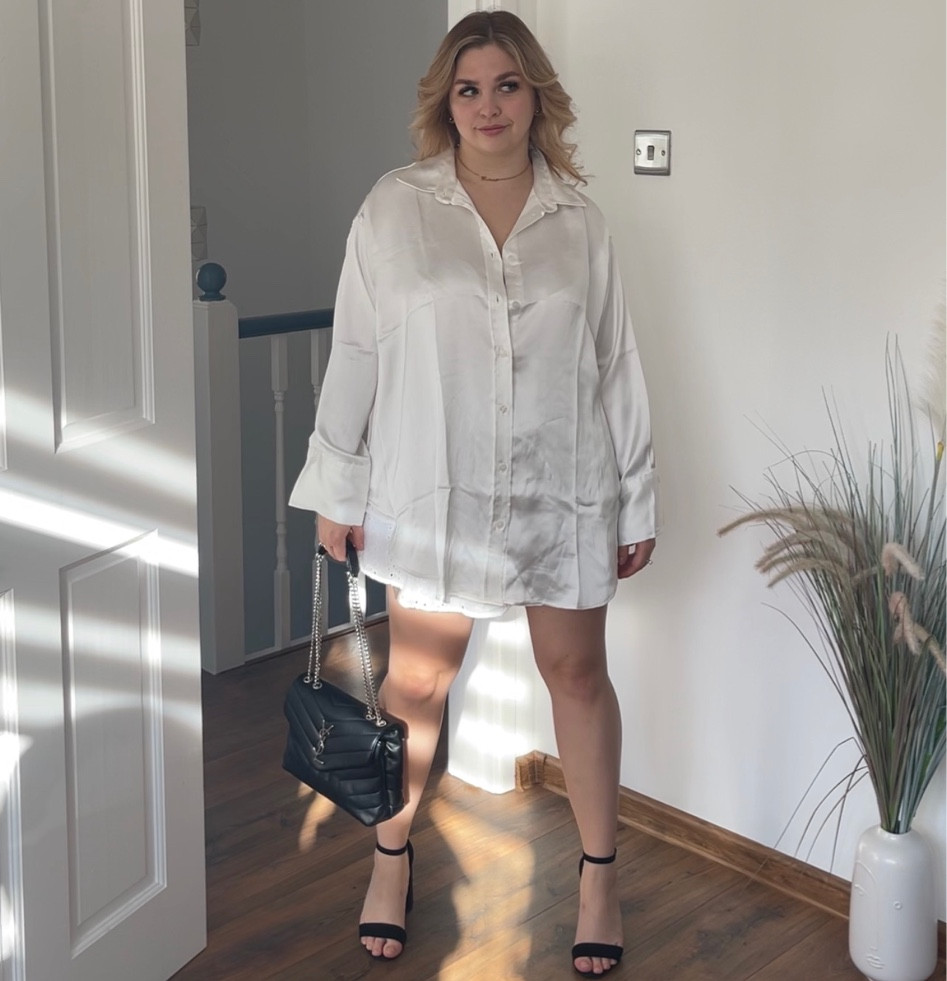 Shirt moment 🍸

#LTKstyletip #LTKshoecrush #LTKSeasonal