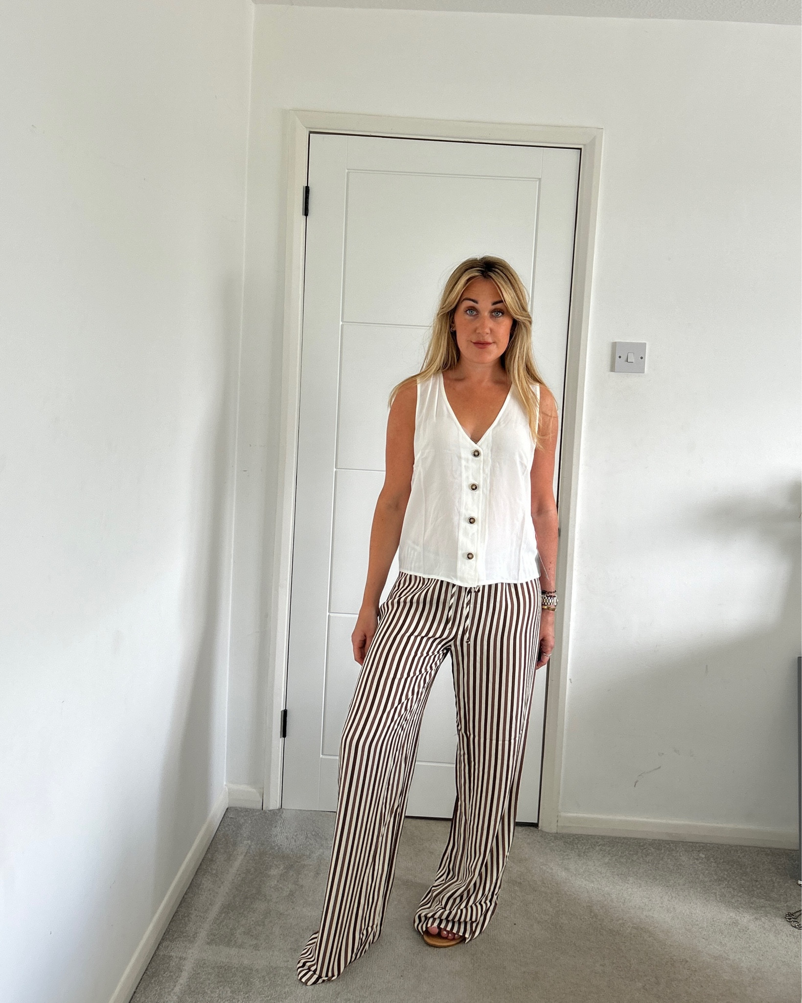 Everyday look 

Linen blend trousers / asos / summer style / dailystyle 

#LTKstyletip #LTKsummer #LTKeurope