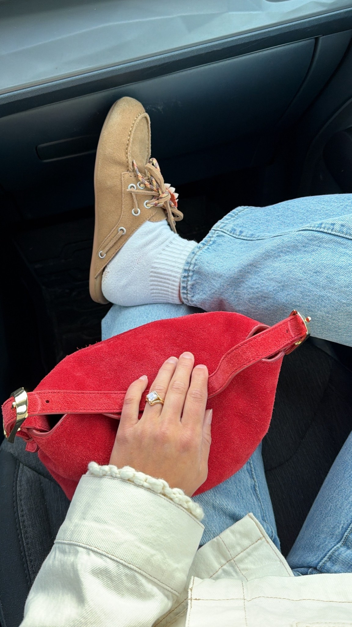 4/22/26 Simple Accessories I Wore Last Night


Keeping it simple with a few favorite accessories from last night 🤍 my boat shoe slides paired with this red suede J.Crew bag added the perfect touch to an easy outfit. Everything is linked here ✨

#LTKSeasonal #LTKootd