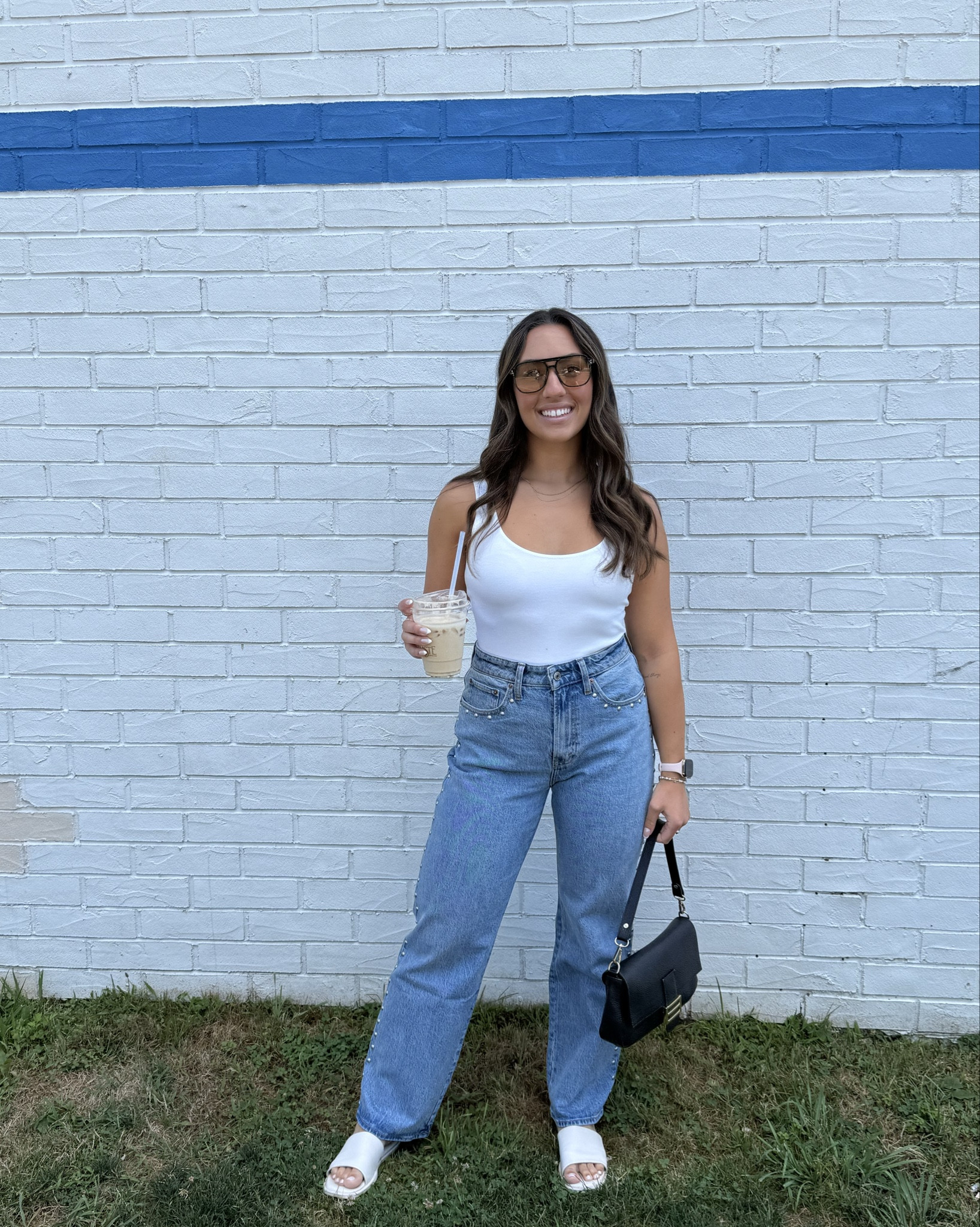 Obsessed is an understatement 🤍✨ These new Abercrombie Curve Love jeans with the stud detailing are giving main character energy—literally making me feel like a stud. For sizing, I grabbed a 27 short (I’m 5’3 for reference) and as always, Curve Love is my go-to fit. Abercrombie’s having a huge sale right now so if you’ve been eyeing denim, run don’t walk—1000% worth it!! 🛍️ #AbercrombieStyle #CurveLove #DenimDiaries #StuddedAndChic

#AbercrombieDenim #StudMoment #SaleFinds #WardrobeUpgrade