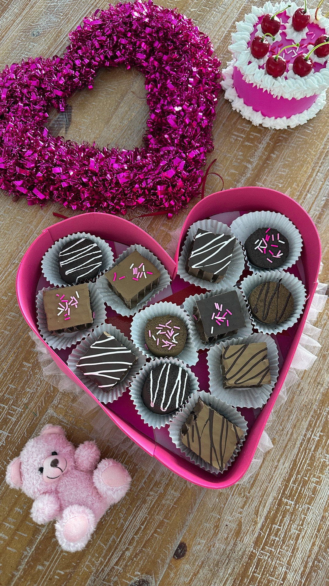 DIY Valentine’s Day wreath! 💝 Use supplies you already have at home! So many options! 💕

#LTKValentine #LTKKids