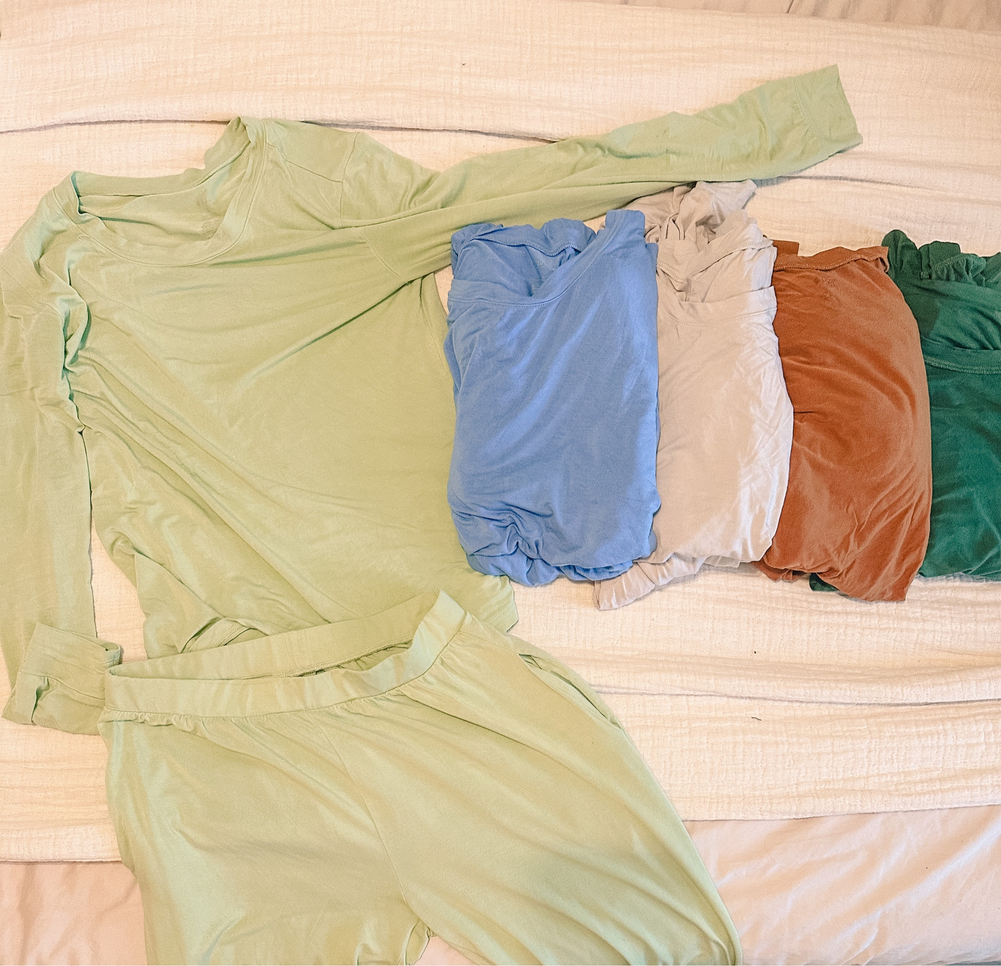 Long sleeve pj sets! Size: s