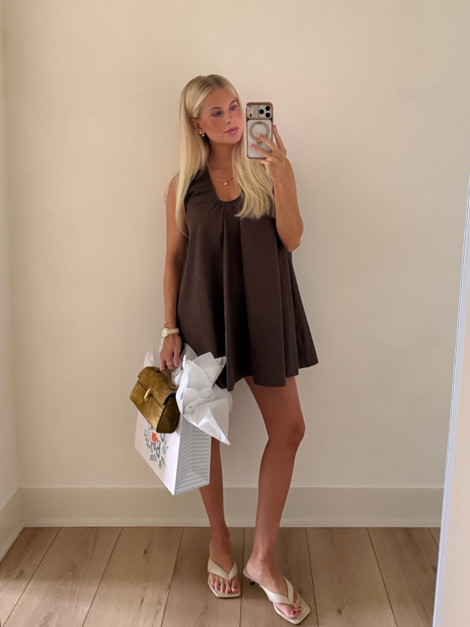 Size 4 in dress- low stock so I found similar