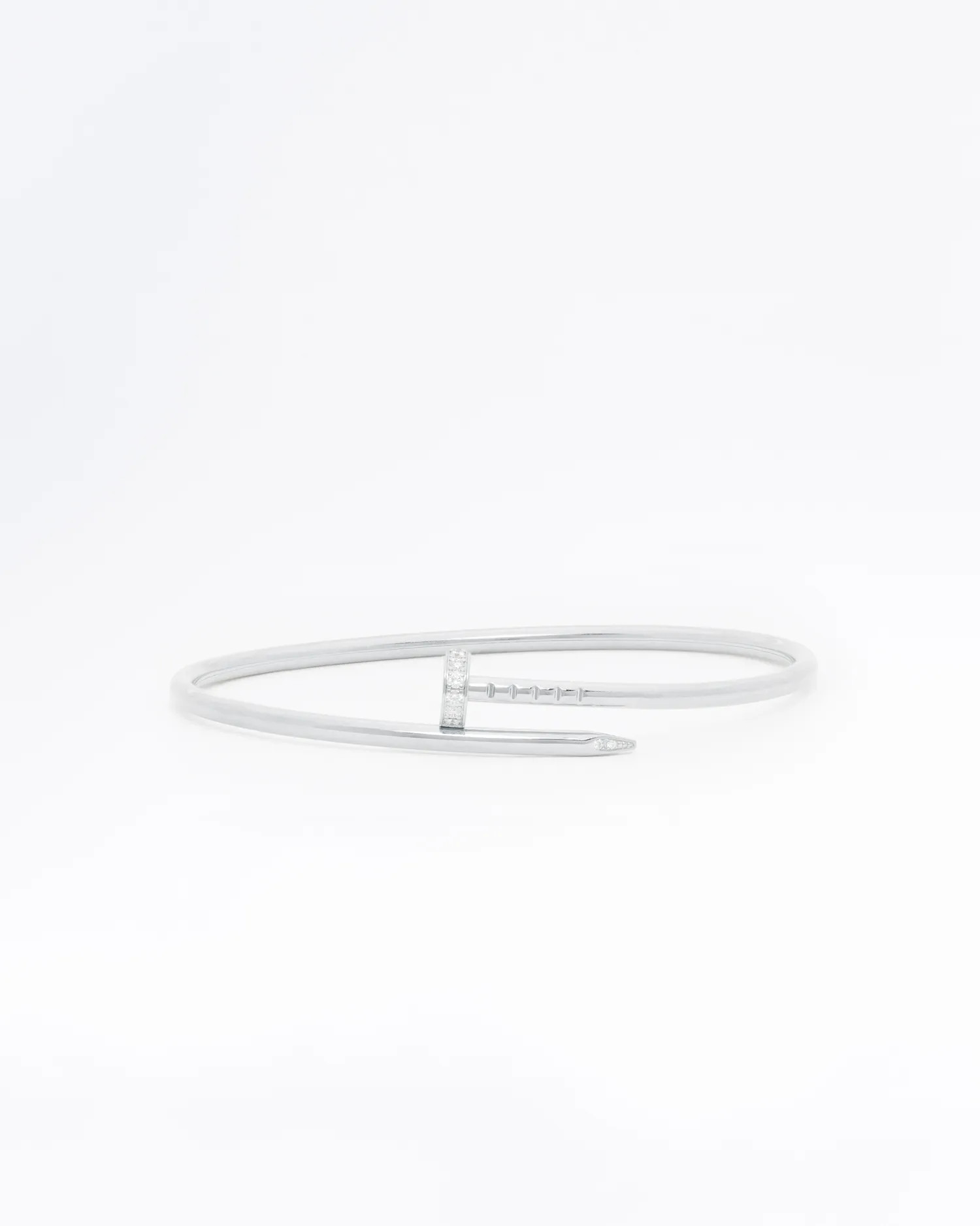 HomeHow It WorksClub PerksApply nowMerch Shop | Vivrelle