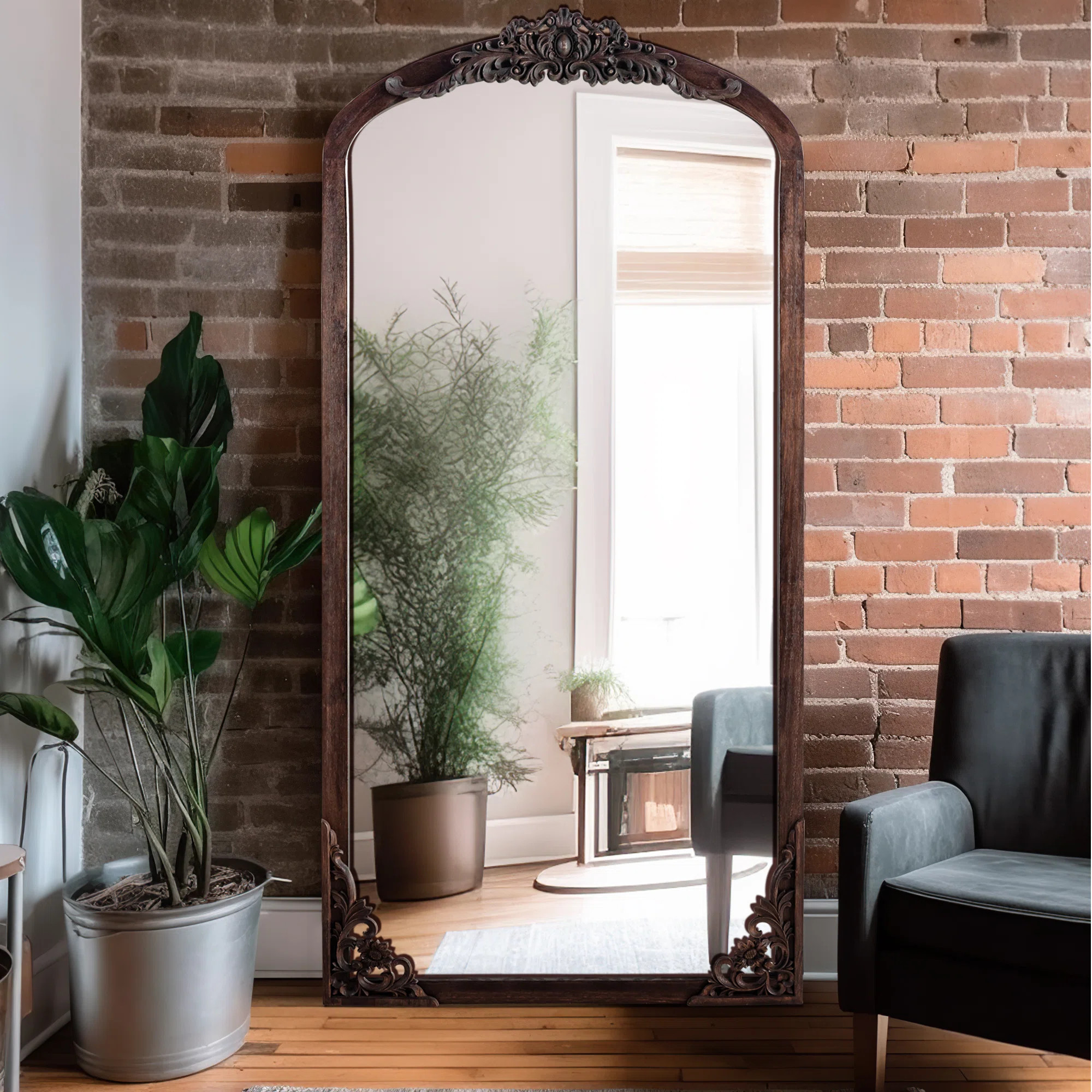 Anjulie Arch Solid Wood Mirror Ornate Mirror Wall Mirror Retro Mirror with Carved Frame | Wayfair North America