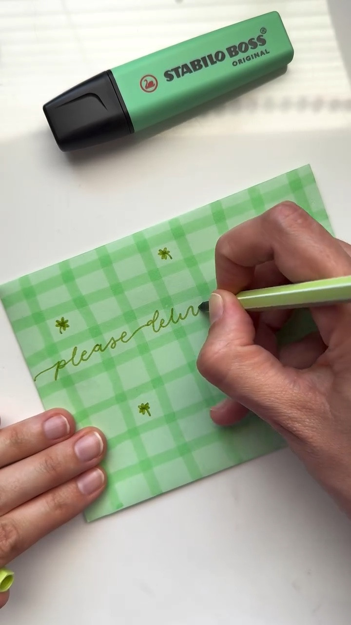 Sham-rockin’ this technique again. ☘️ 

The STABILO BOSS ORIGINAL delivers the easiest and cutest envelope art again. If you haven’t tried it yet, what are you waiting for!?

Comment to get a little lucky mail sent your way. I’ll pick one random comment to send this envelope, too. ☘️📮
.
.
.
#stabilo #stabilousa #stabiloboss #stabilobosspastel #stabilopen68 #envelopeart #envelopes #envelope #green #stpatricks #stpatricksday #stpatricksdayart #greenart #artreel #usps #postagestamp #doodleideas #mailideas #snailmailideas #mondaymood #artreels #handletteringvideo #letteringvideo @papersource #papersource #papersourcecreativecollective