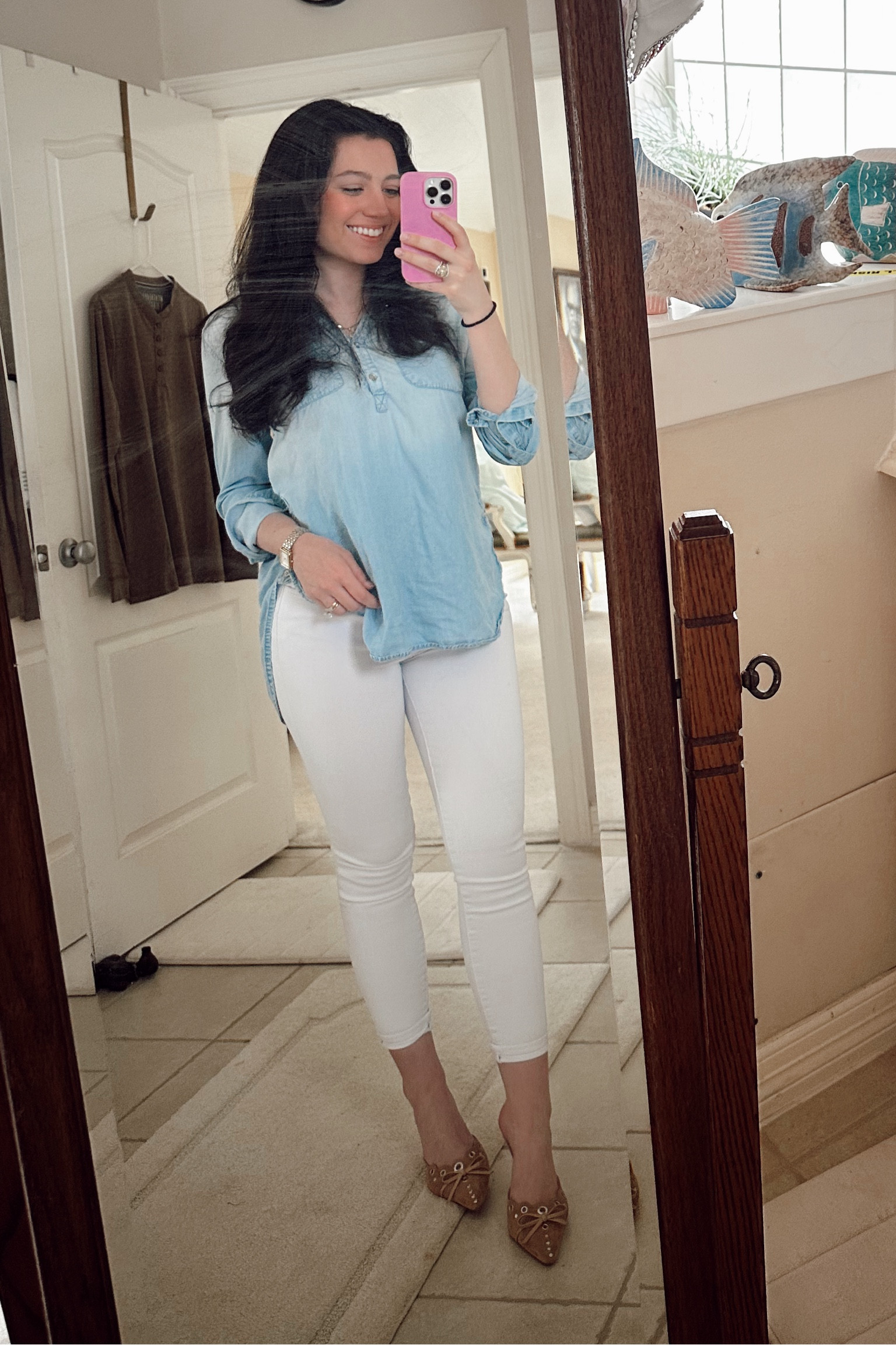 Saturday/Sunday outfit!! Easy shirt to pair with most any pants; great for work, church, lunch, etc etc 

#LTKWorkwear #LTKStyleTip