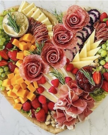 Tablas y idea para charcutería para tu actividad de valentine. 💌 

#LTKValentine #LTKSeasonal #LTKSaleAlert