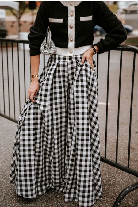 Black and white outfit. Palazzo pants. Low heel shoe boot, this madewell one is a must! 

#LTKstyletip #LTKshoecrush #LTKSeasonal