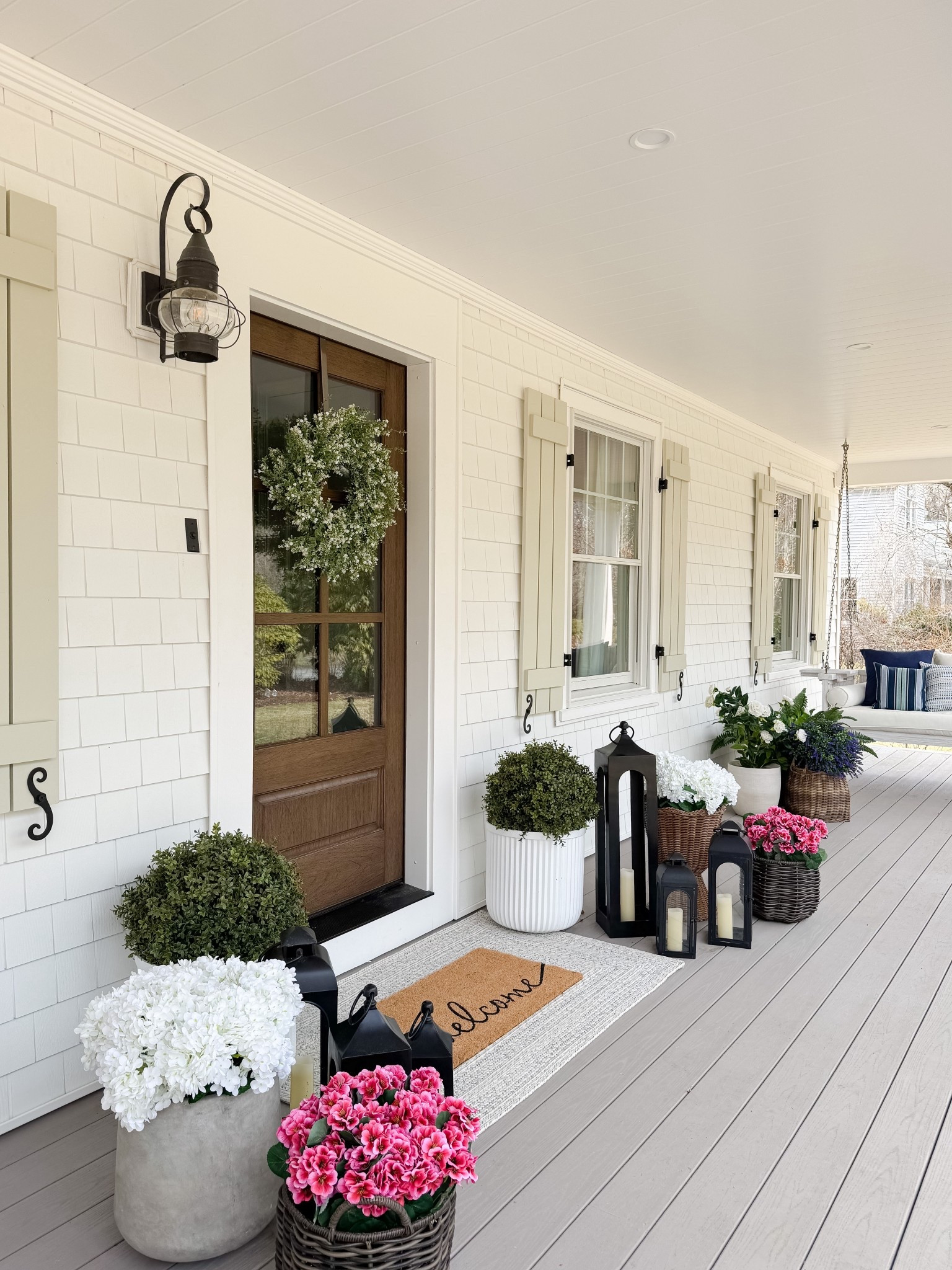 Spring Front Porch

Home  home decor  home favorites  spring front porch  spring home decor  seasonal decor  wreath  planters  area rug  coastal home

#LTKHome