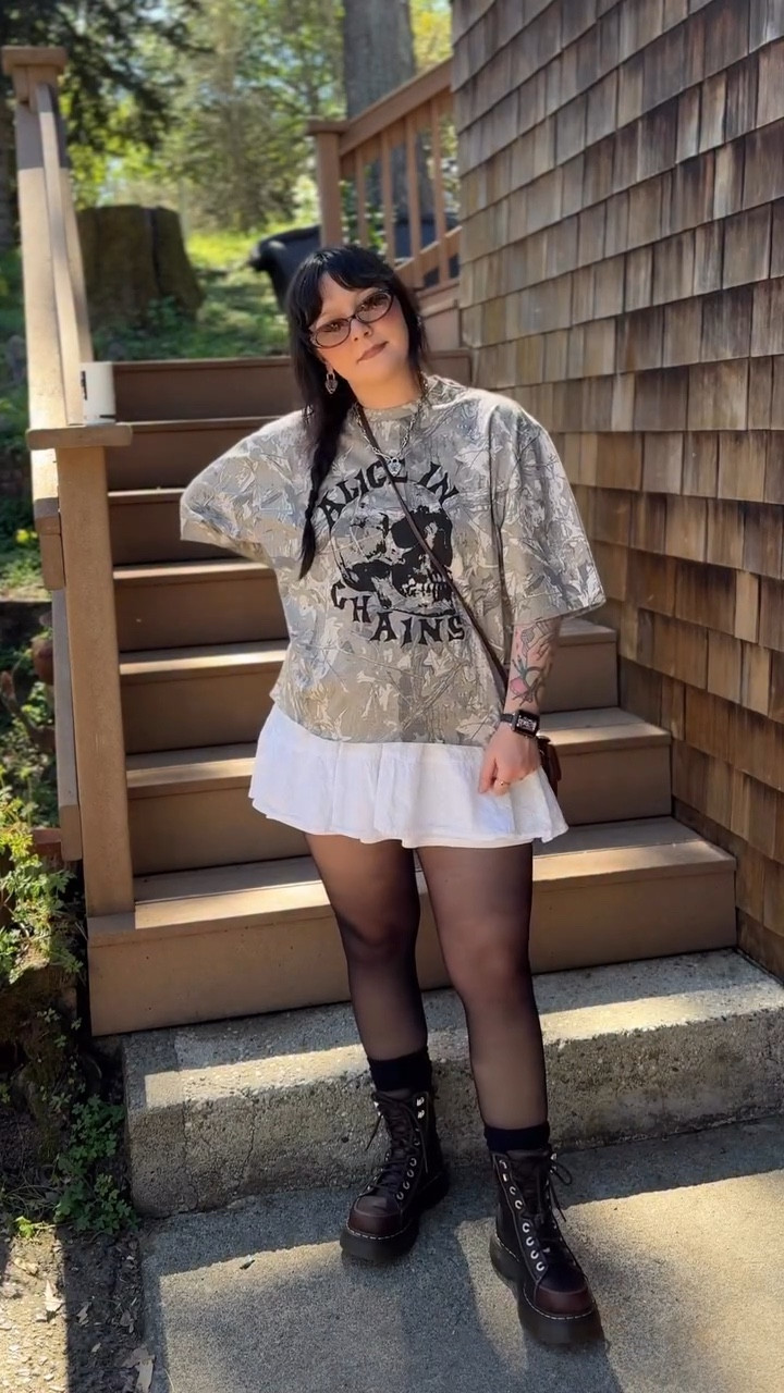 white skirt in spring isn’t revolutionary but I mean…. if it ain’t broke?! ツ