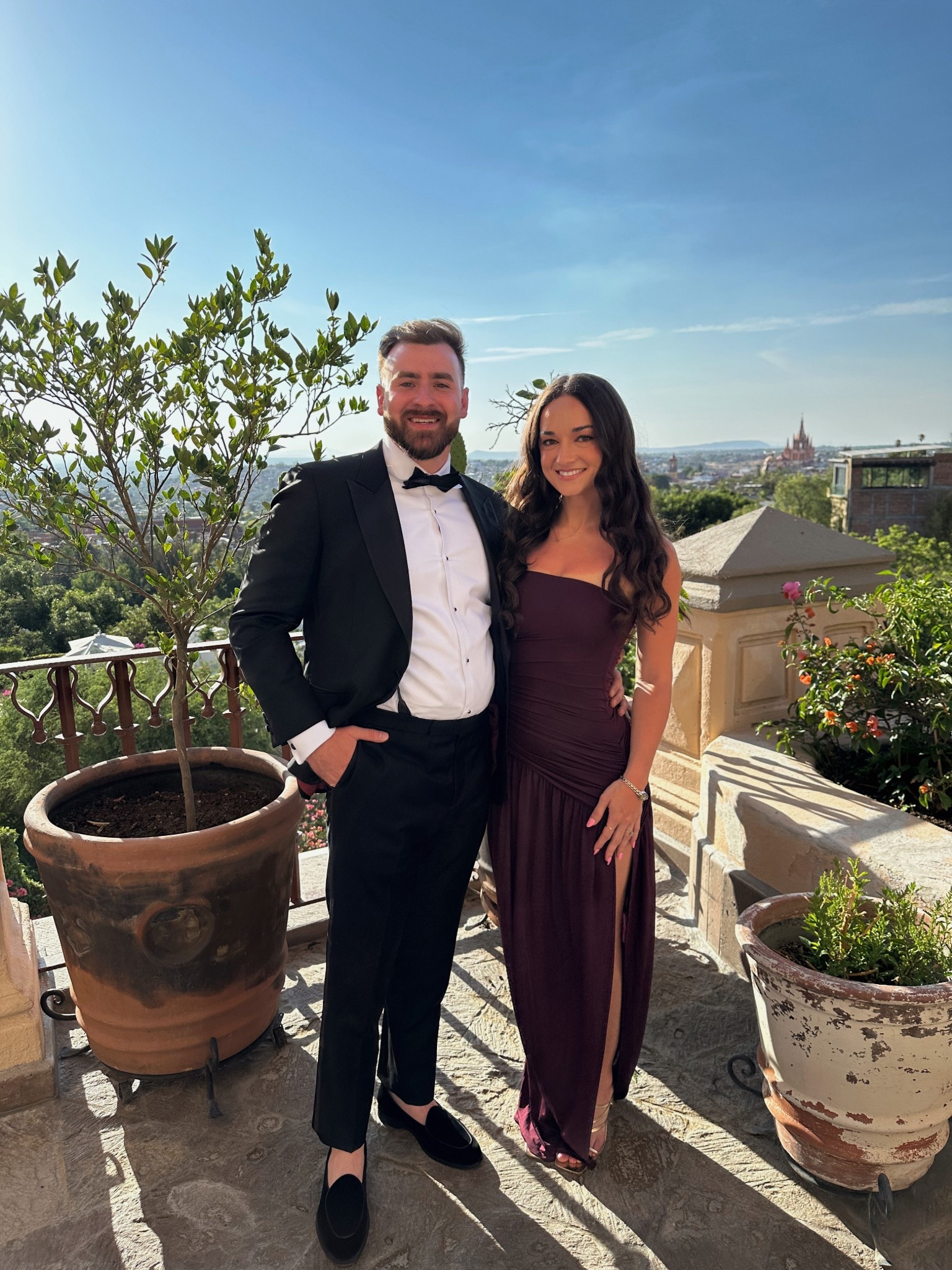 Wedding guest dress ootd for a wedding in Mexico 🤍

Dress runs long but it’s SO comfy and flattering. The side slit comes up high on the leg but doesn’t show anything because of how it’s cut. I got a small and in a 4/6!

Shoes are old billini heels, linking similar! 

Wedding guest outfit, wedding guest dress

#LTKBeauty #LTKWedding #LTKStyleTip