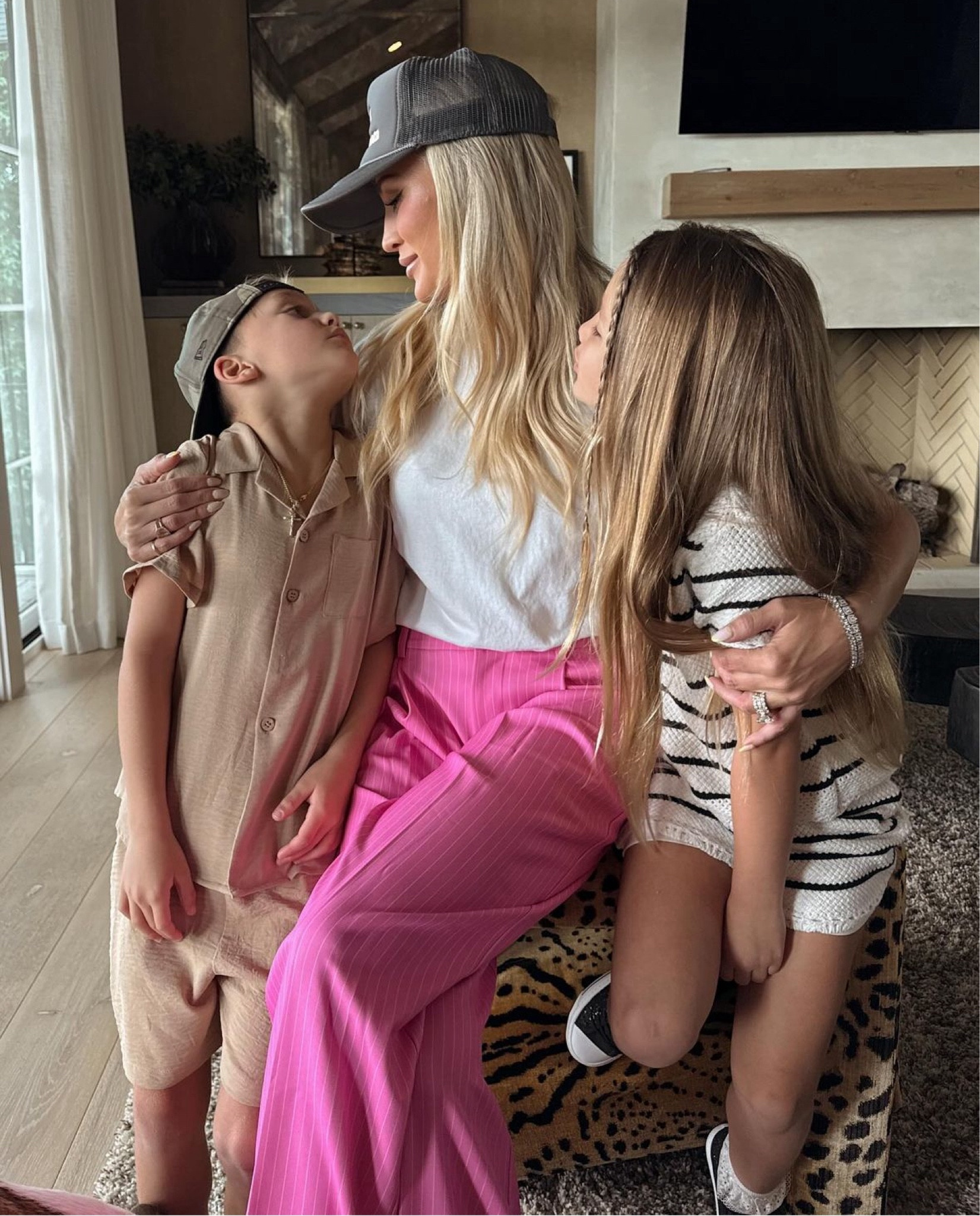 My babes! These pants are SO comfortable and cute. 

pants l trousers l summer outfit l white tee